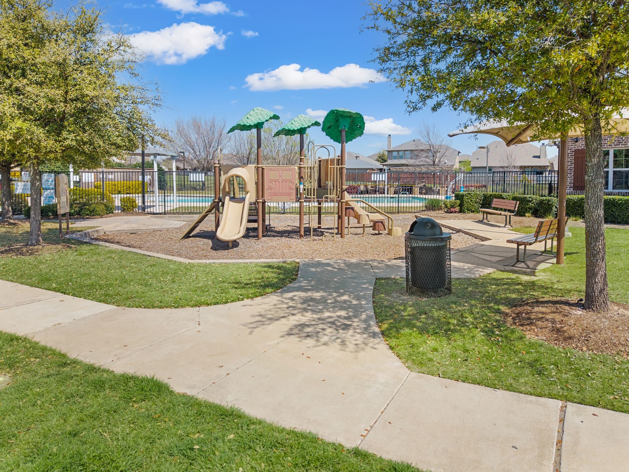 813 Amberwood Court