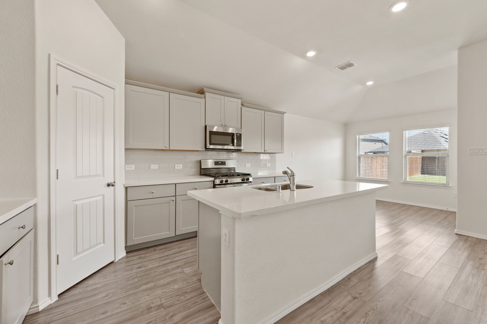813 Amberwood Court