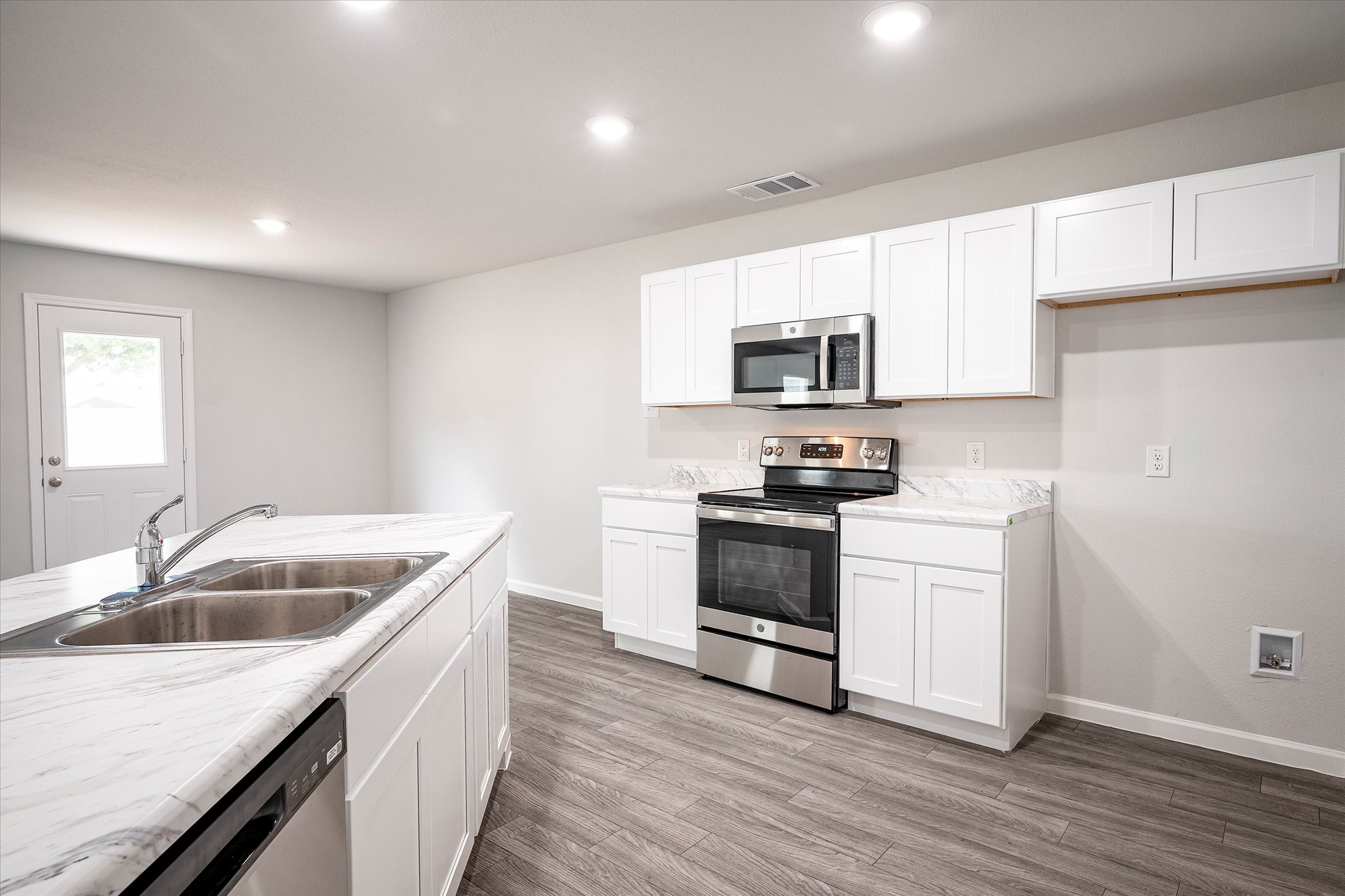 7352 Tin Star Drive