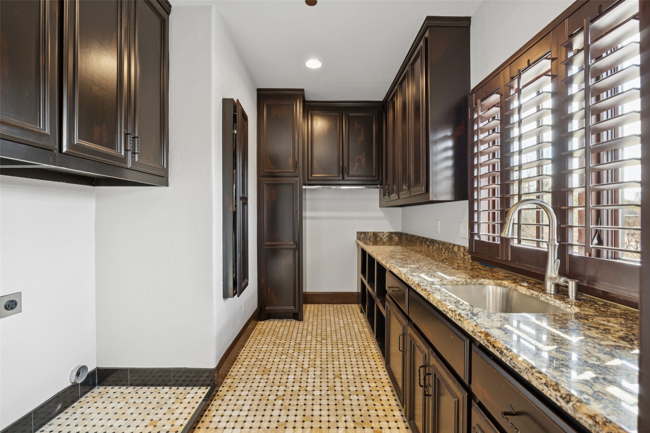 1508 Glenmeade Court