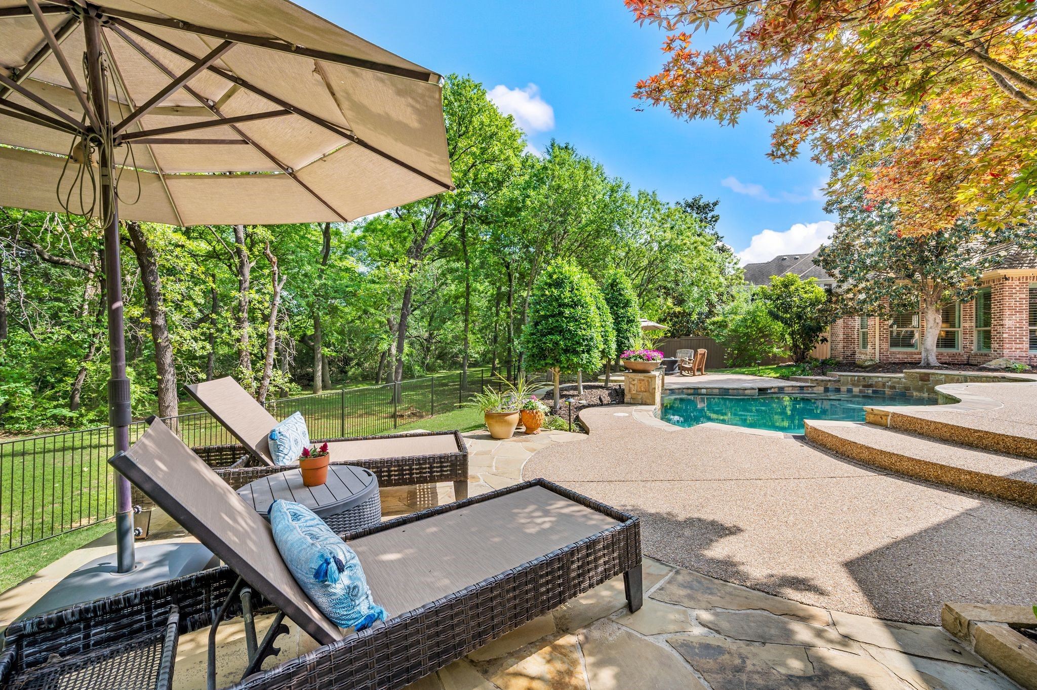 813 Independence Parkway