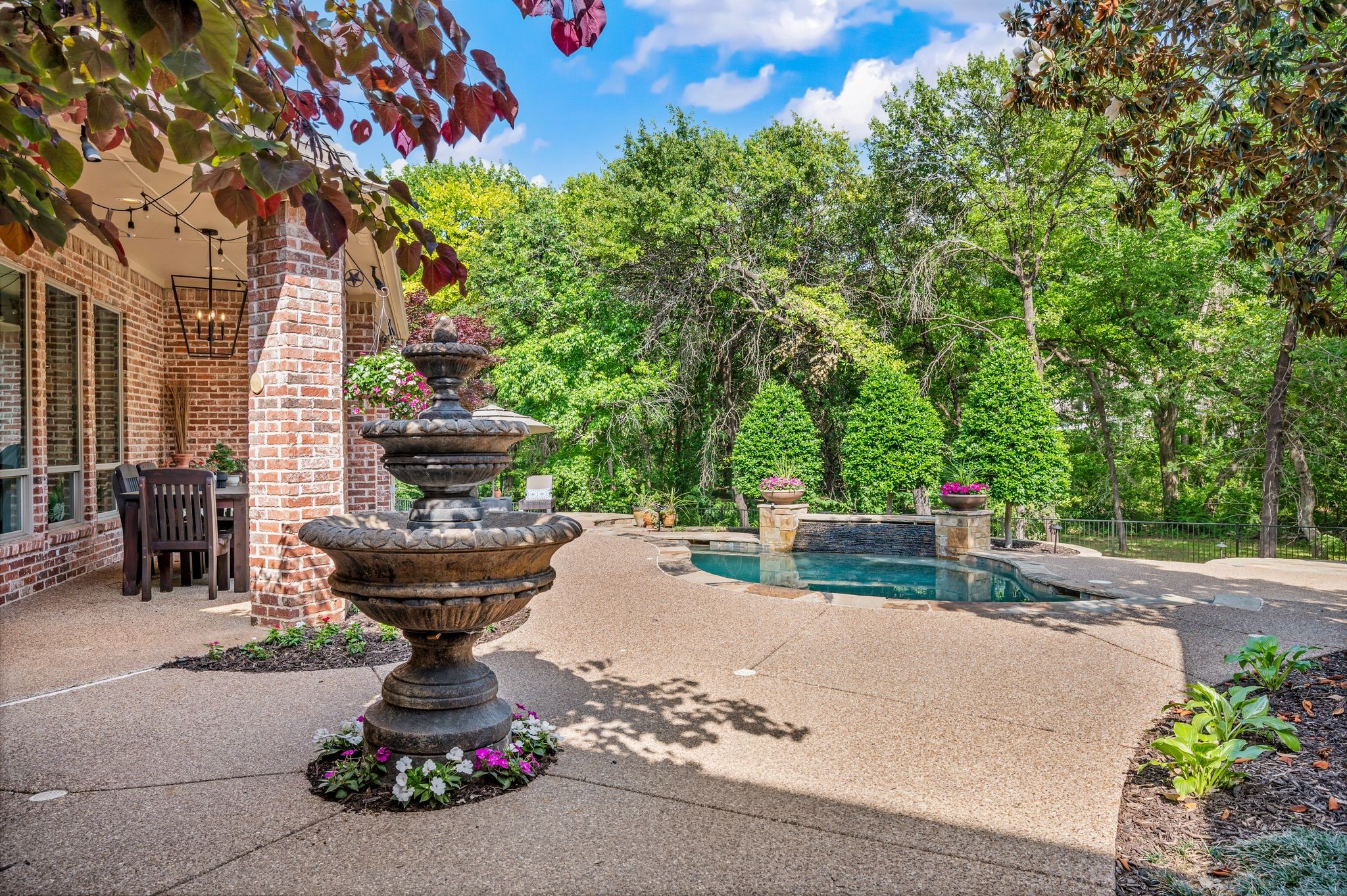 813 Independence Parkway