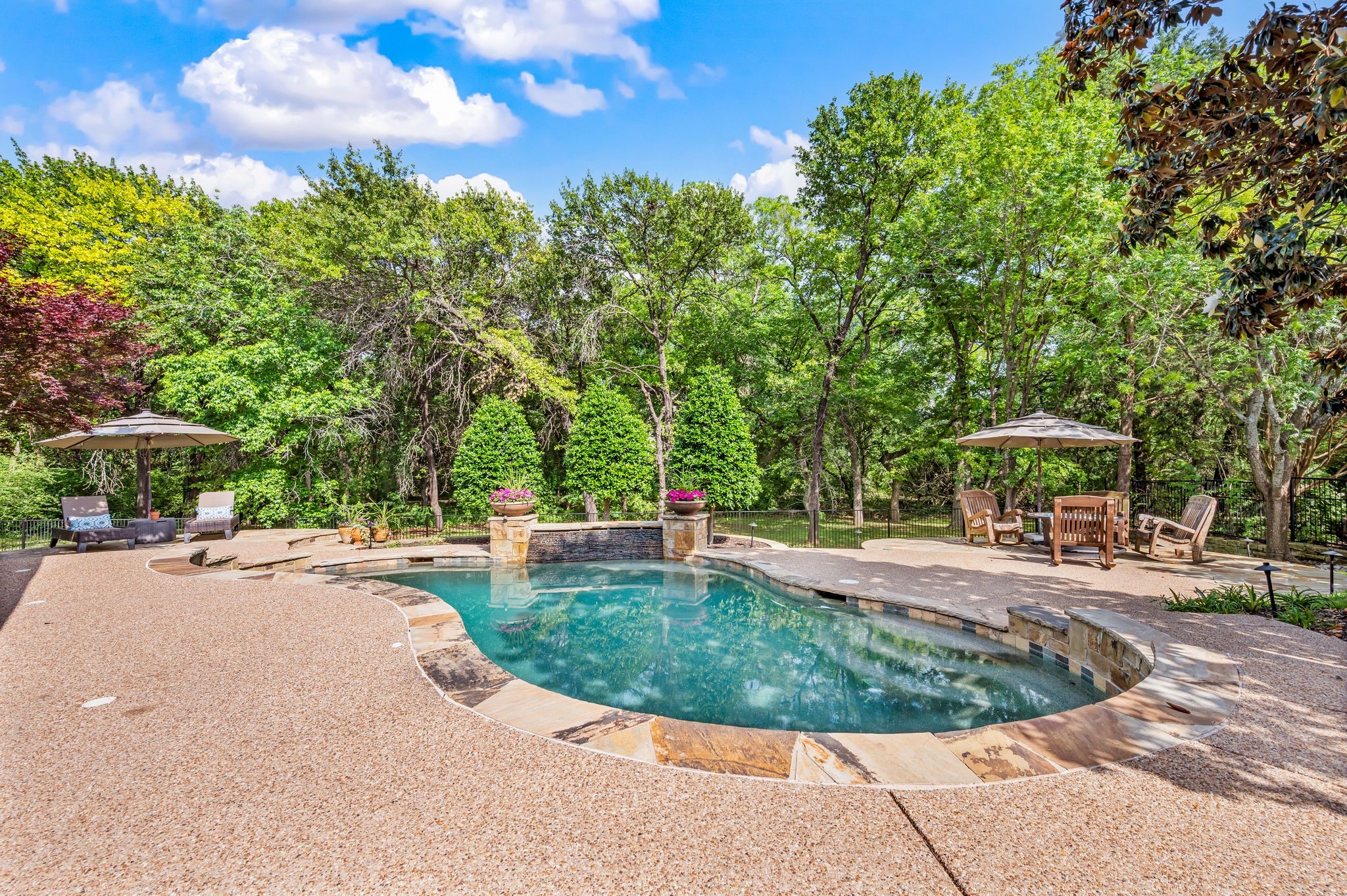 813 Independence Parkway