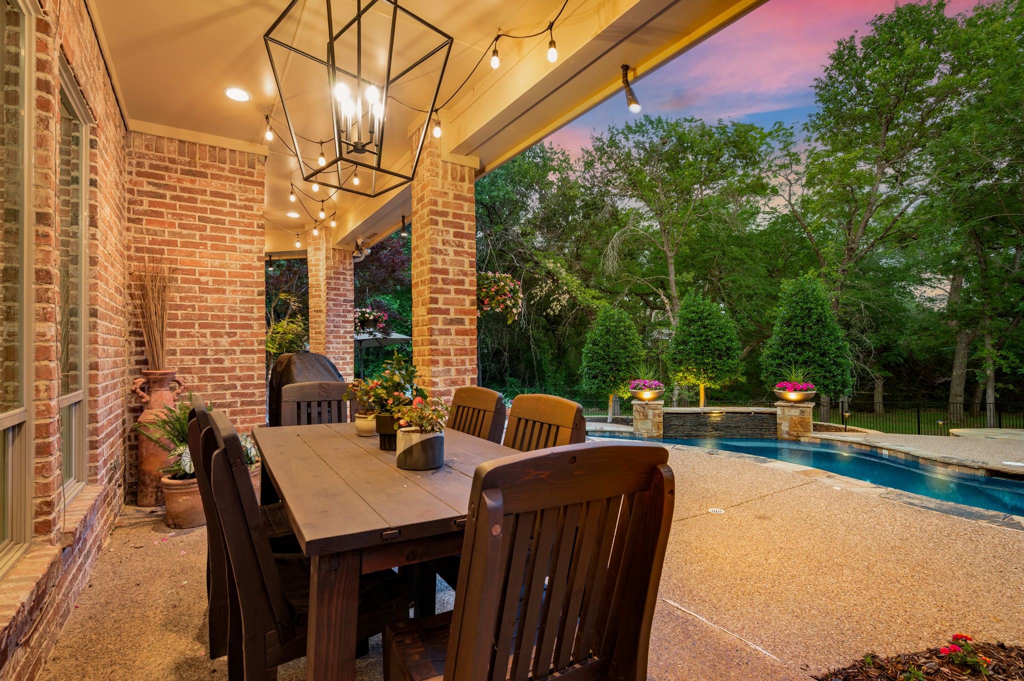 813 Independence Parkway