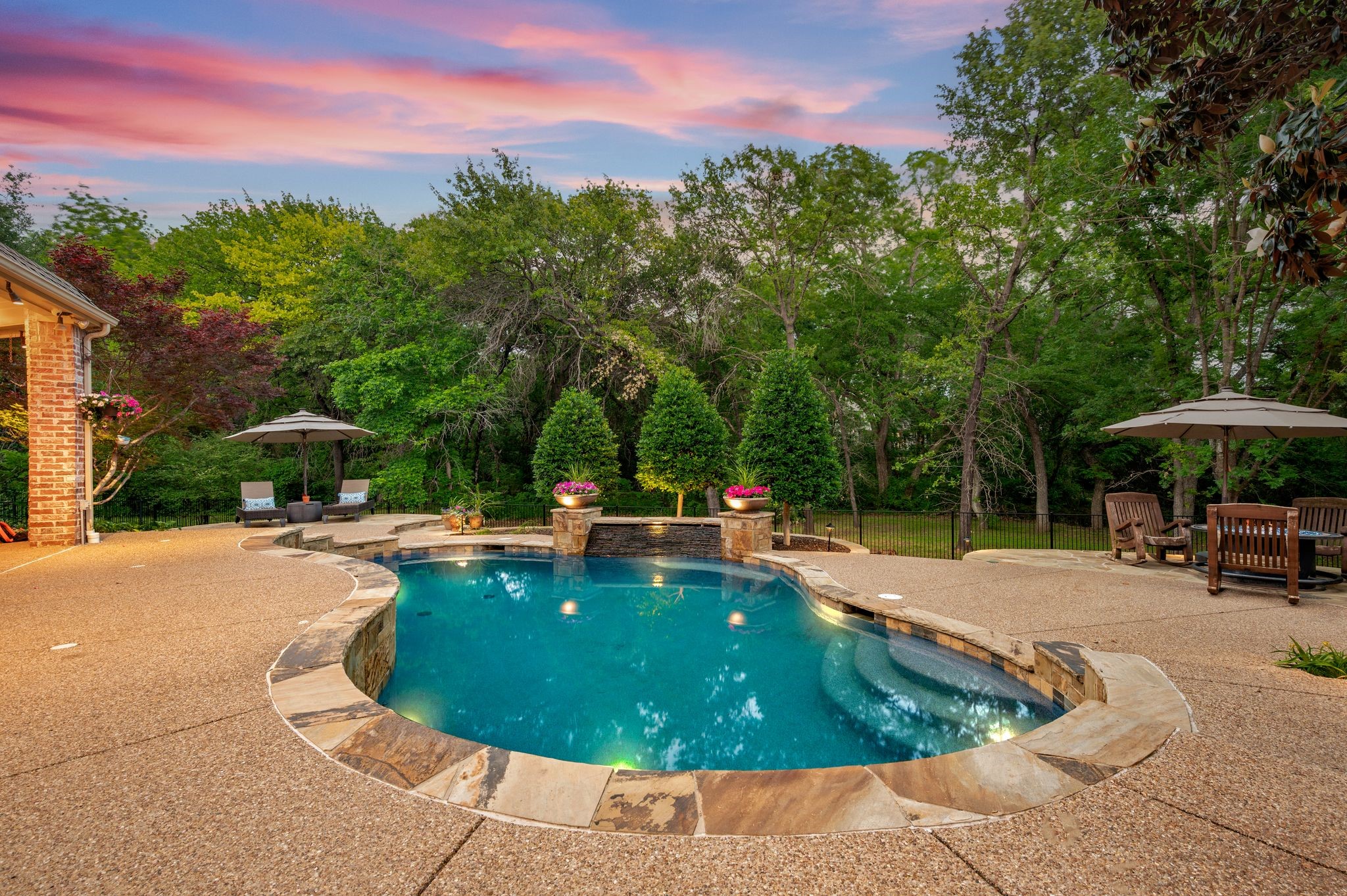 813 Independence Parkway