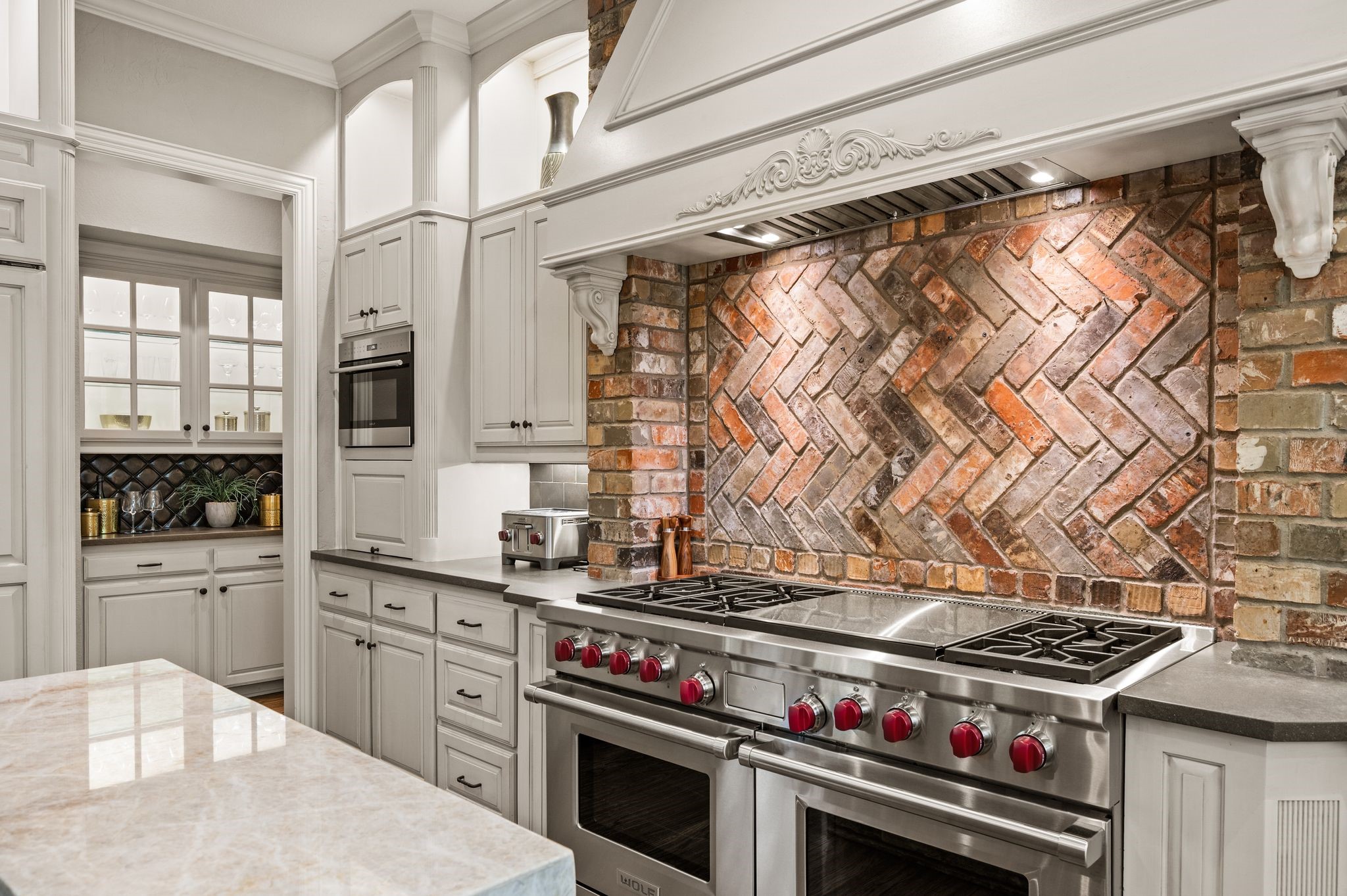 800 Huntington Court