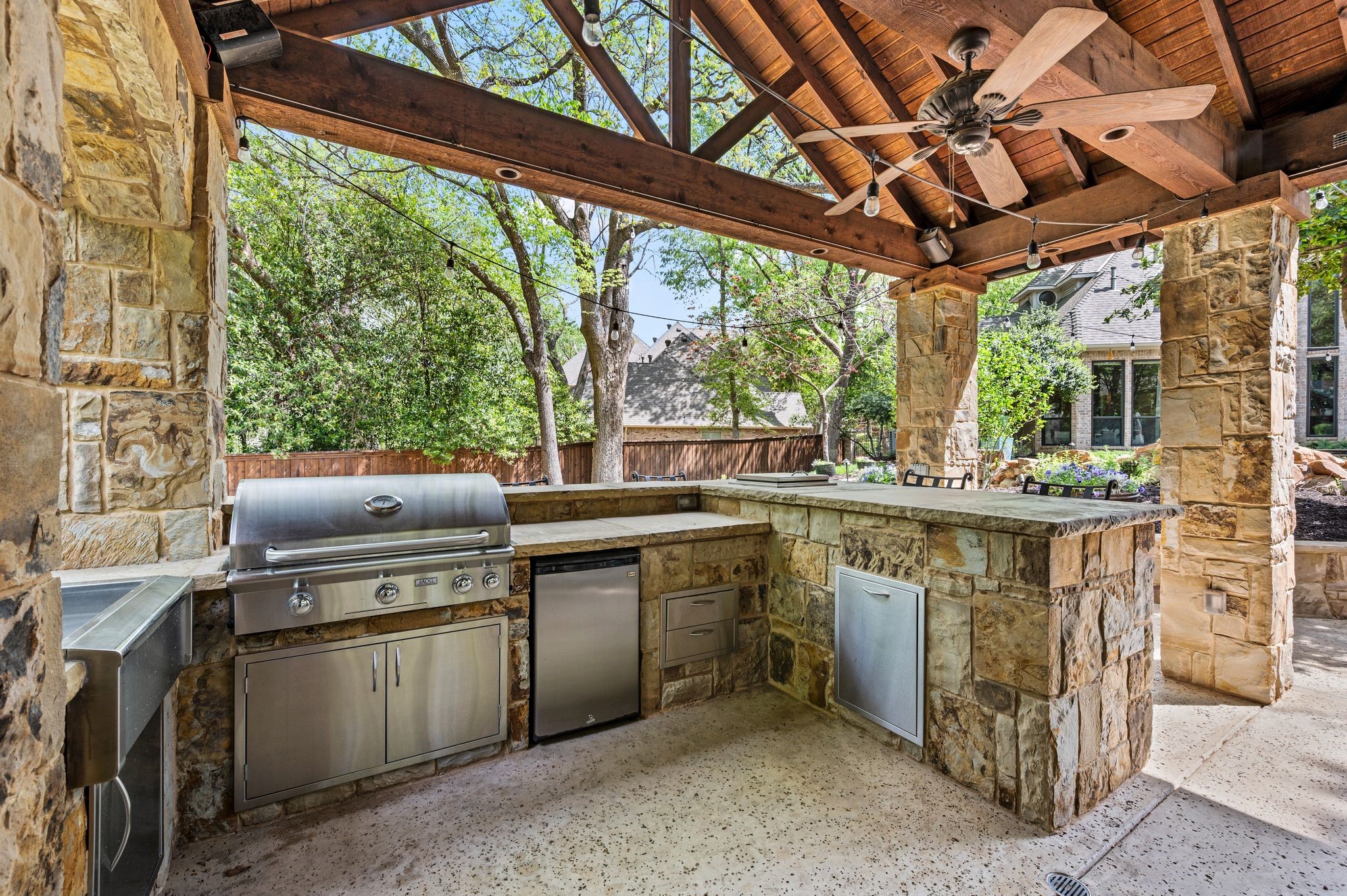 800 Huntington Court