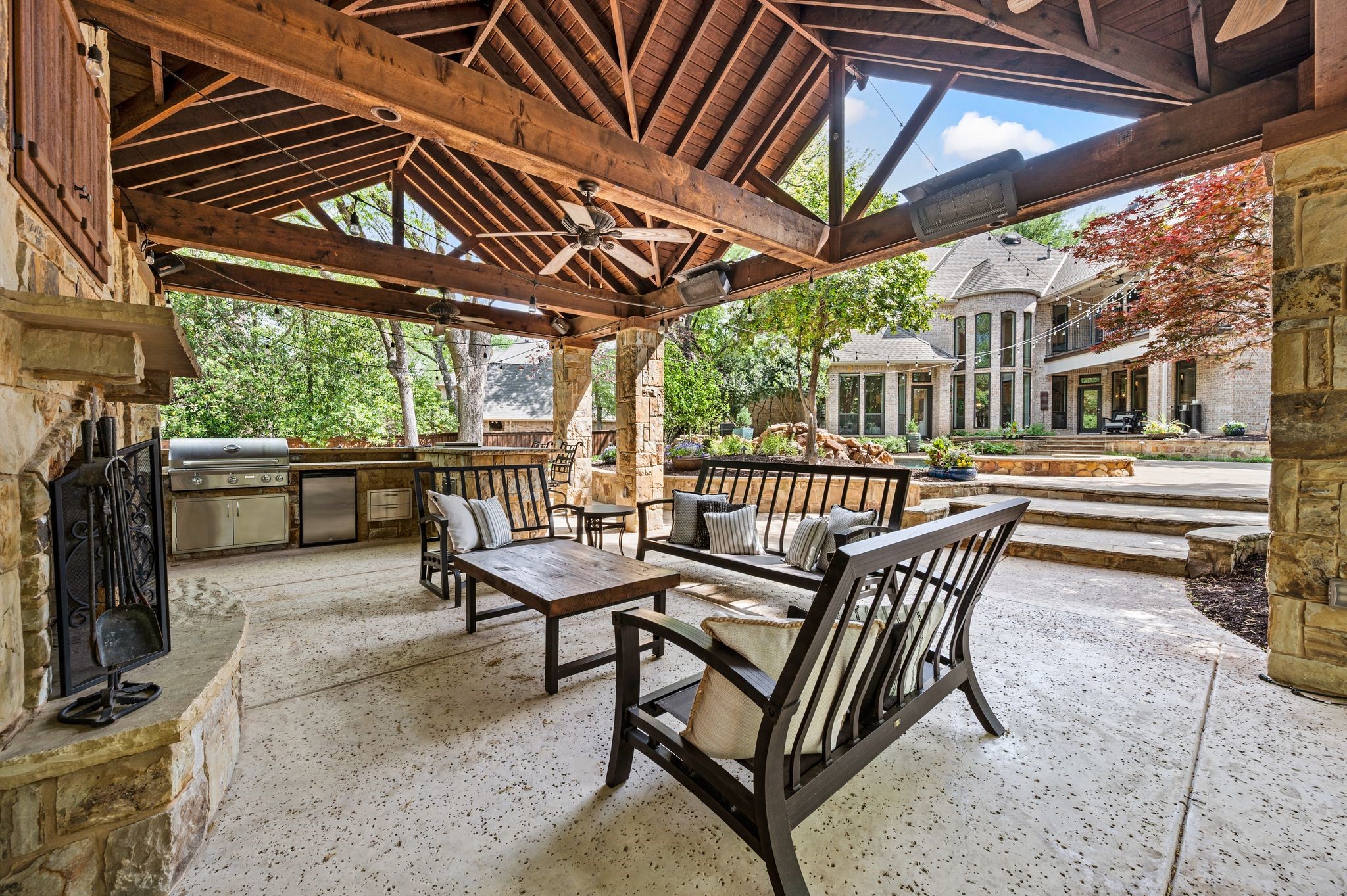 800 Huntington Court