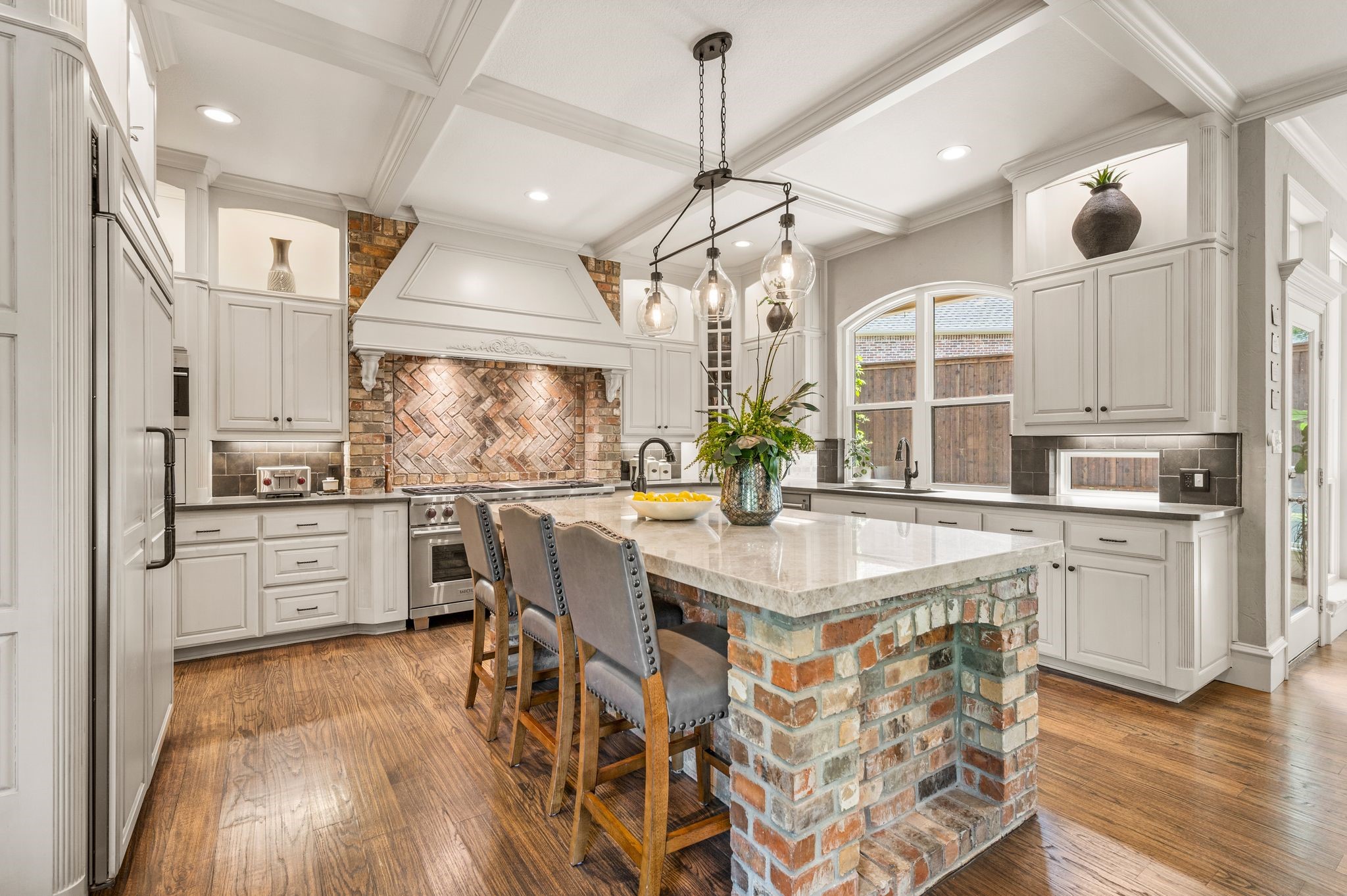 800 Huntington Court