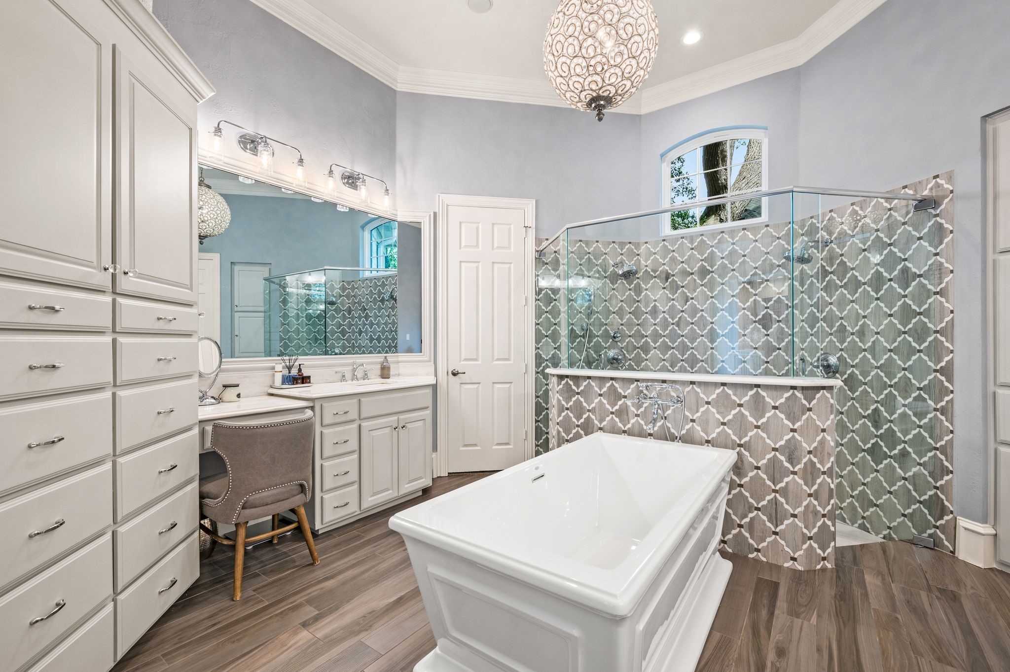 800 Huntington Court