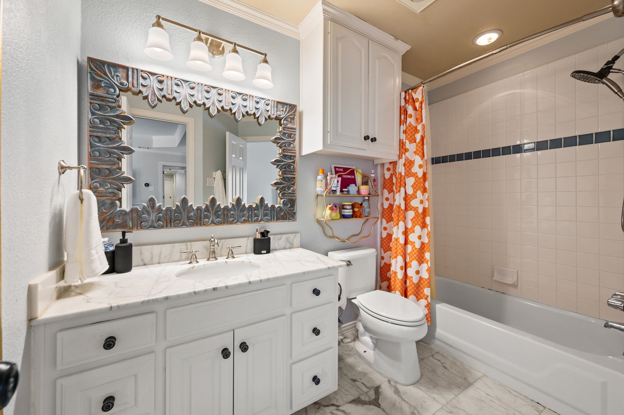 115 Creekway Bend