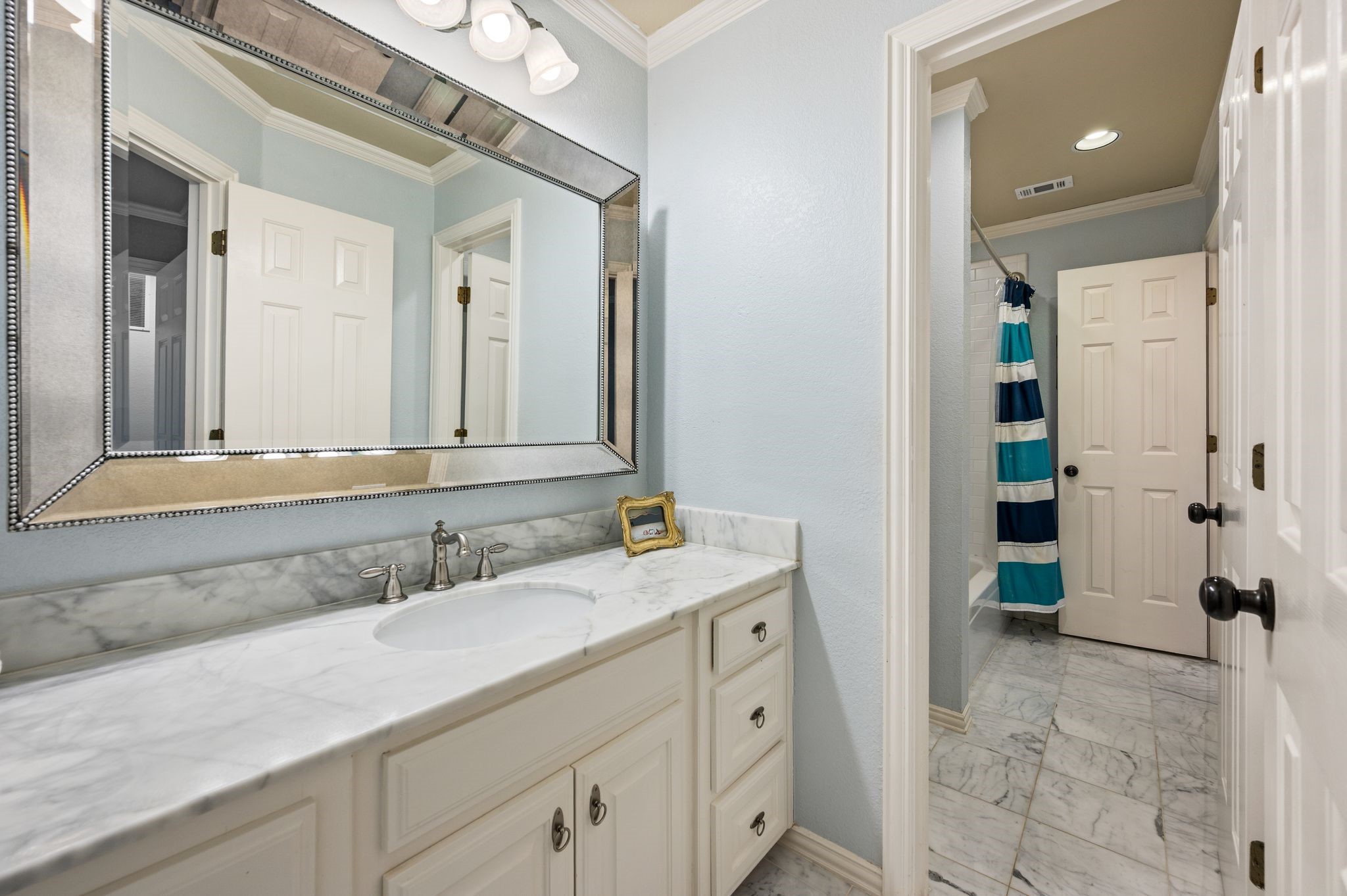 115 Creekway Bend