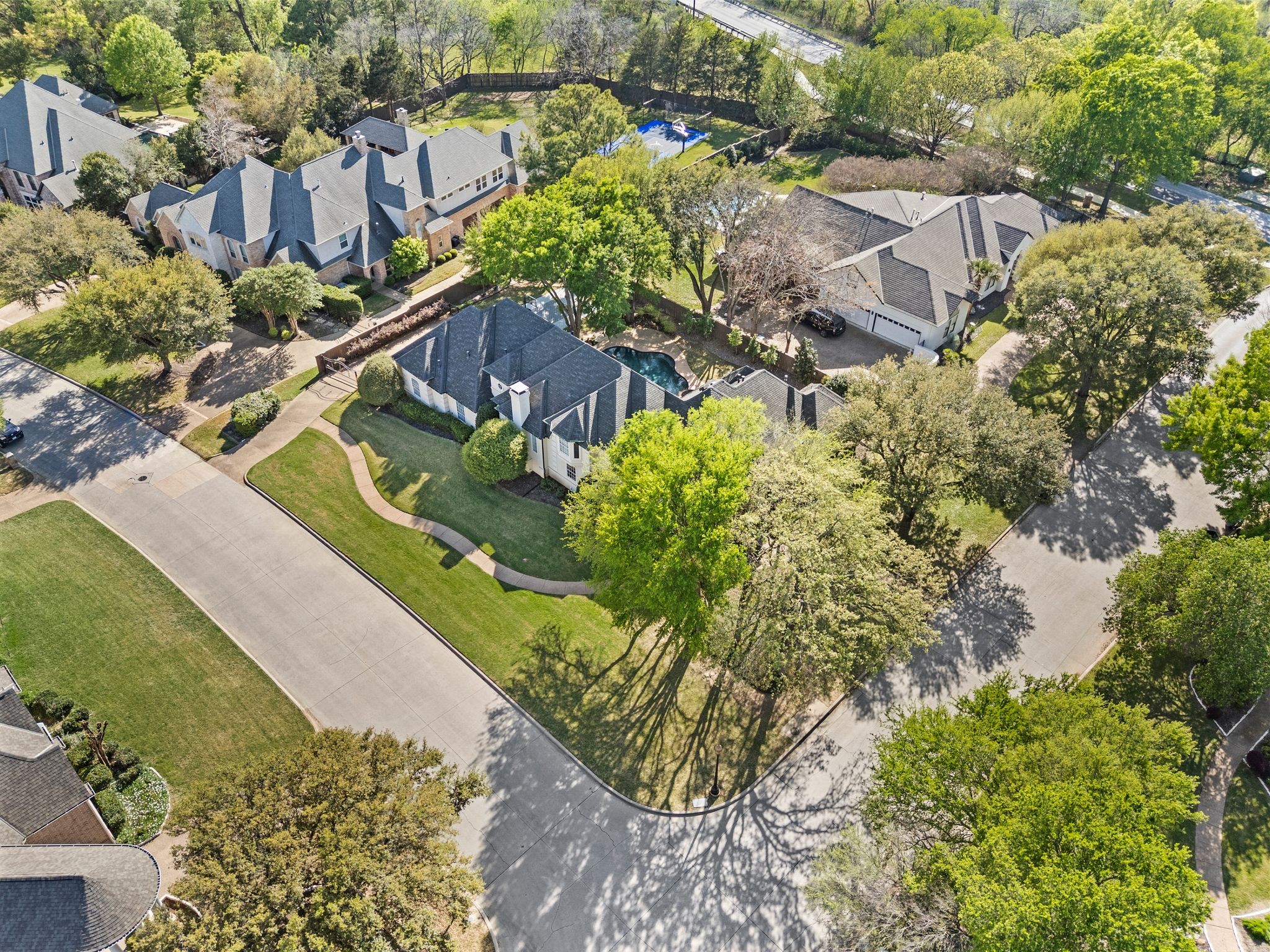 115 Creekway Bend