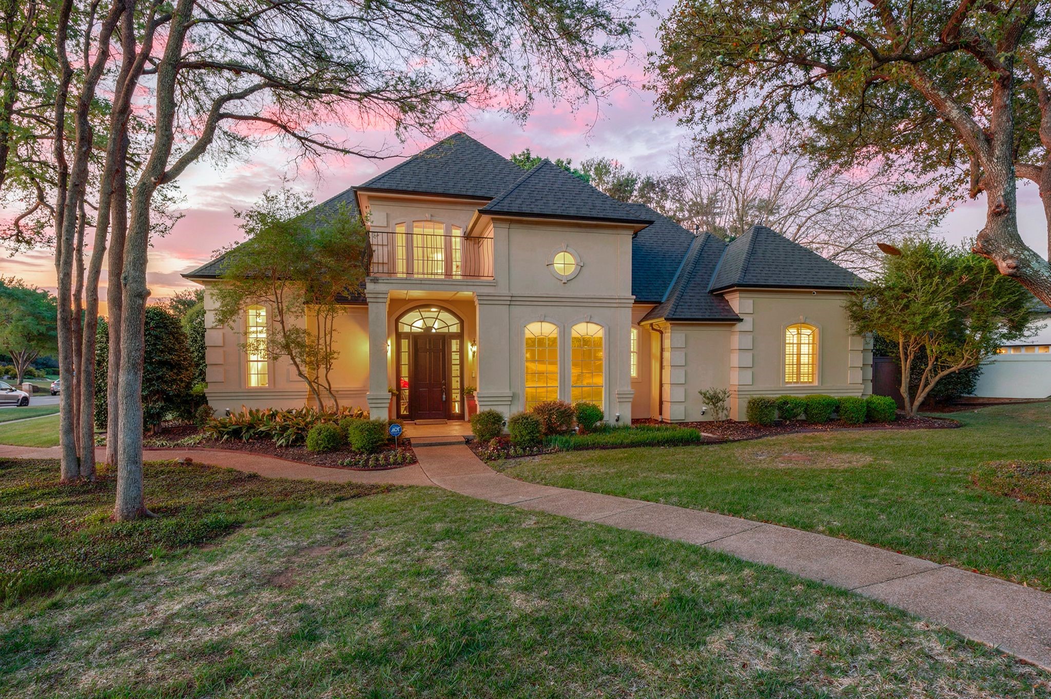 115 Creekway Bend