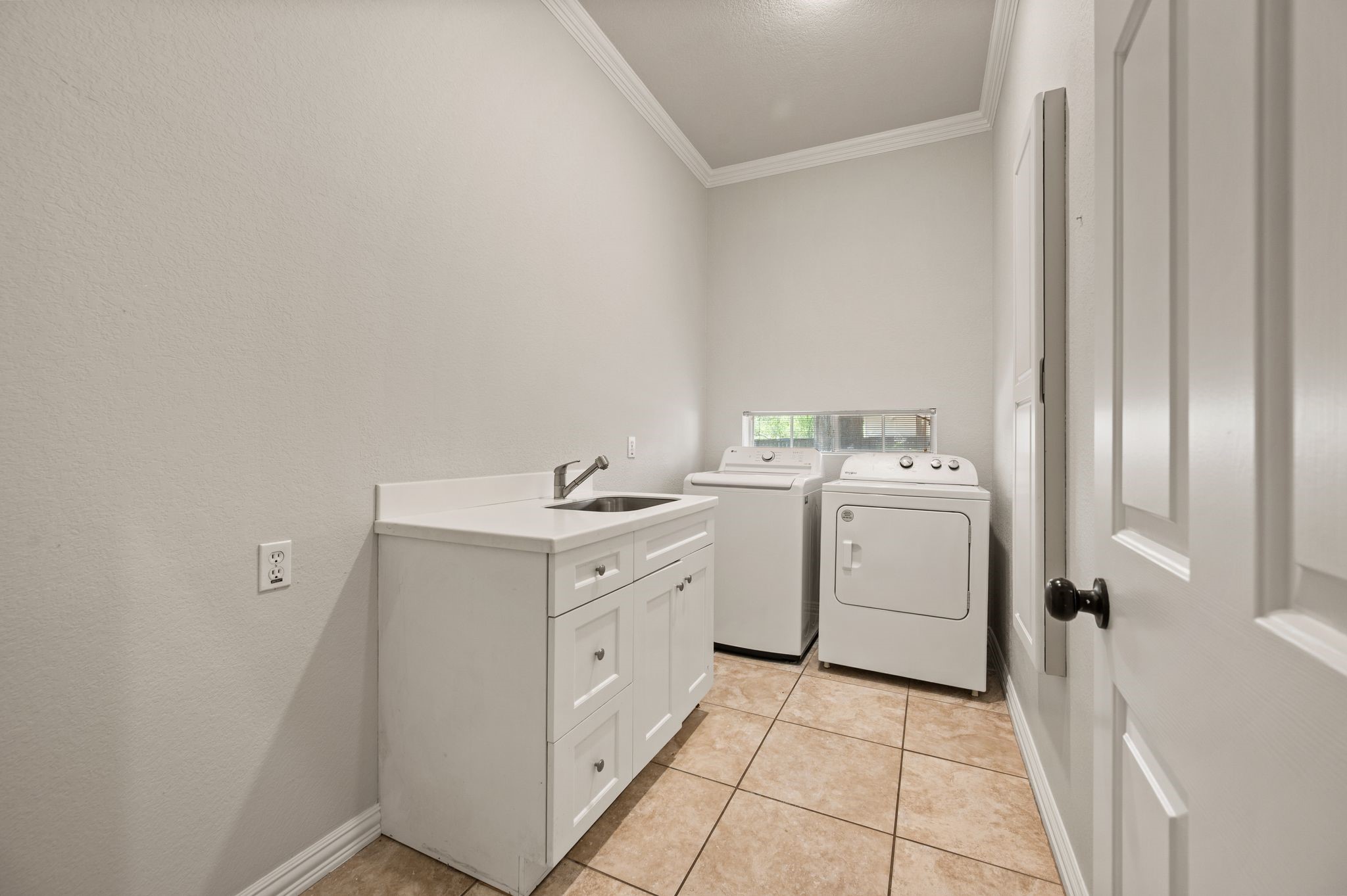 115 Creekway Bend