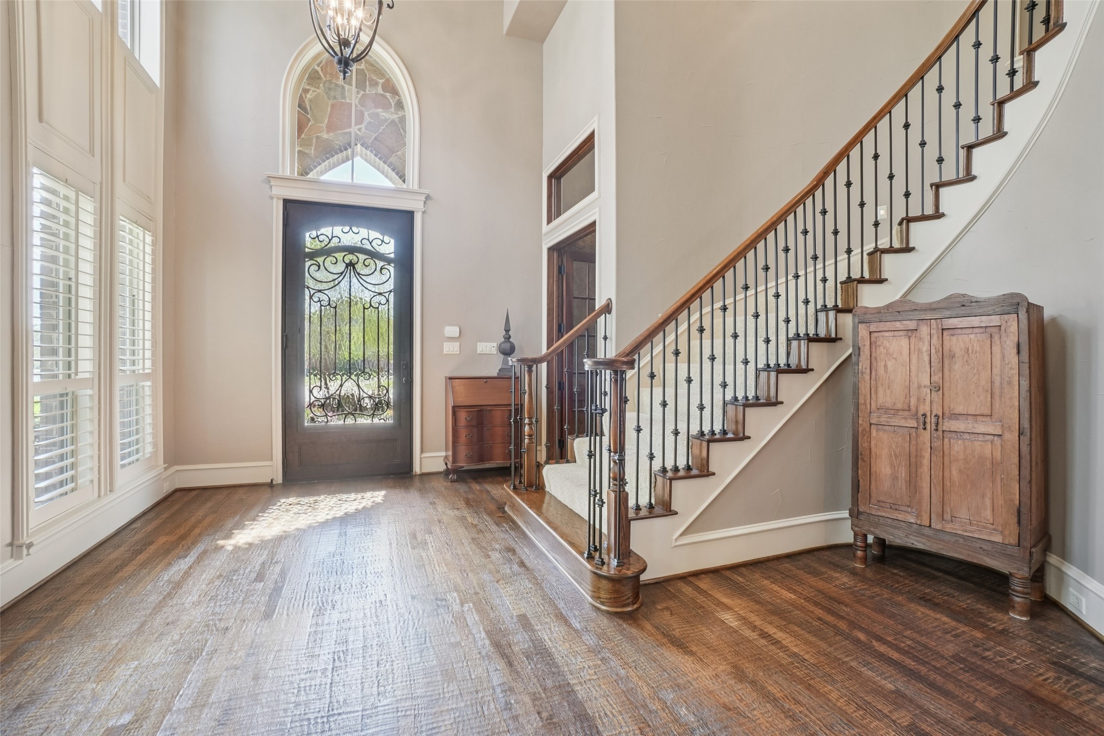 2405 Juniper Court