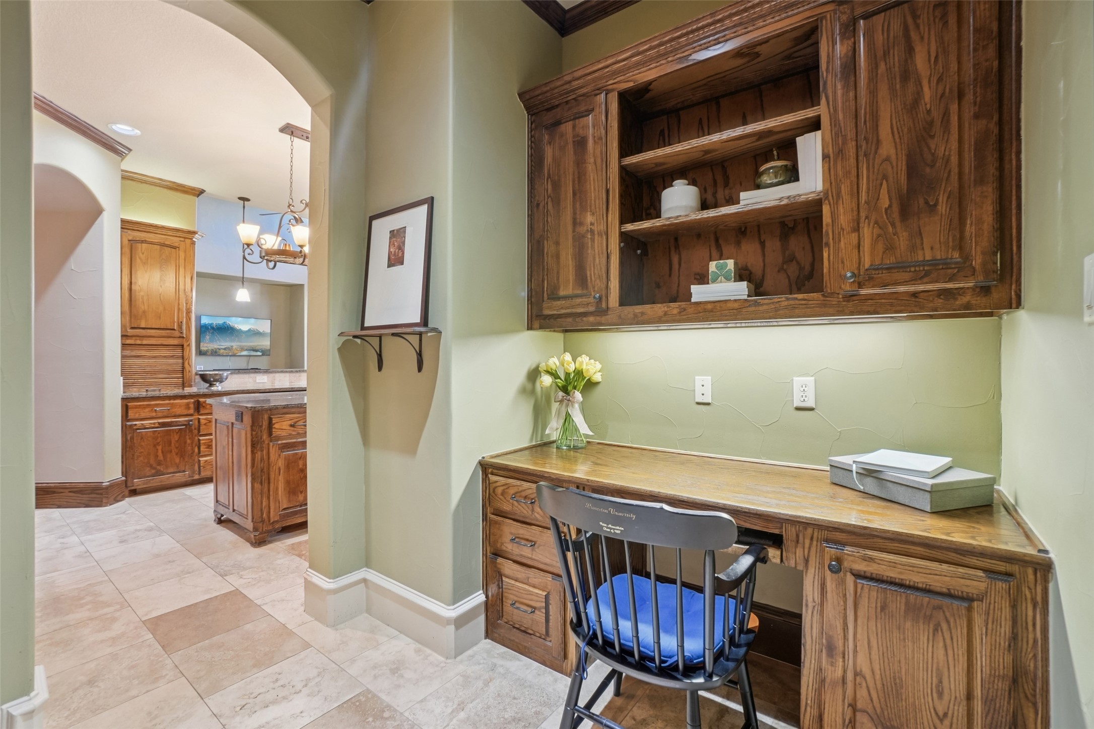 2405 Juniper Court