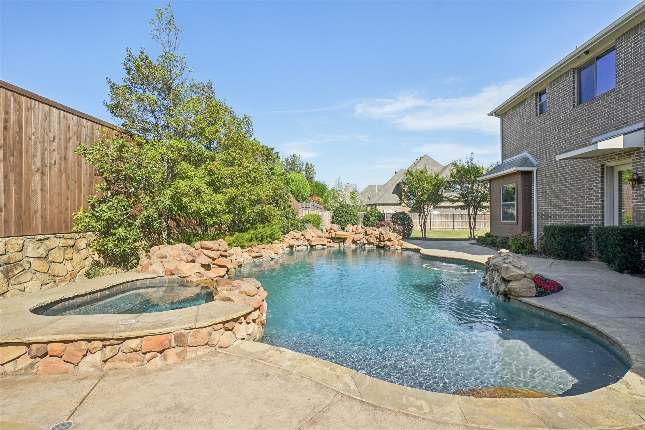 2405 Juniper Court