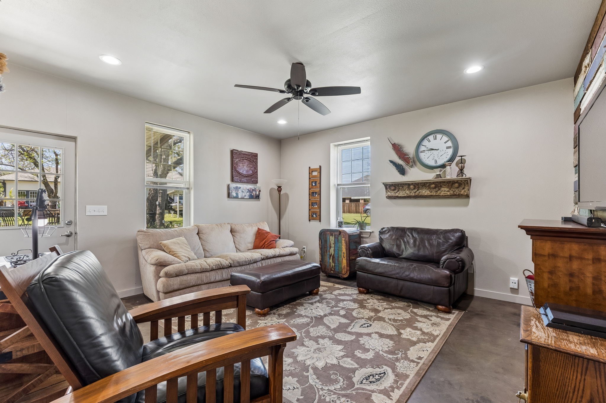 110 S Walnut