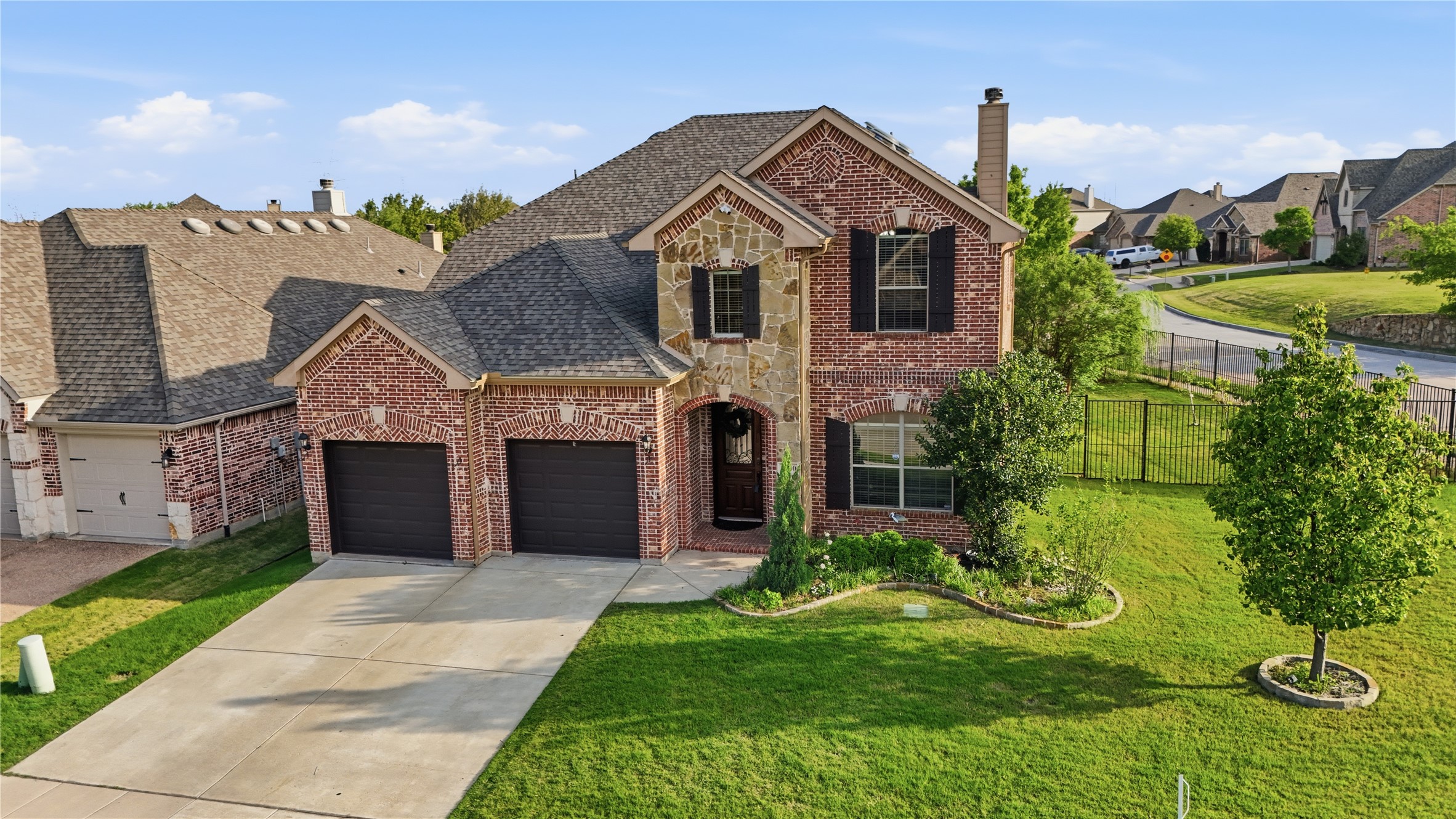 4500 Lakeside Hollow Street