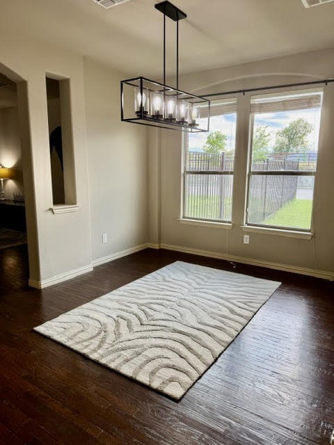 4500 Lakeside Hollow Street