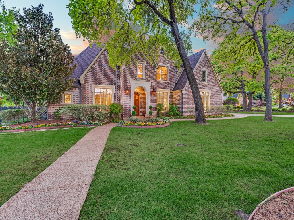 701 Regency Court