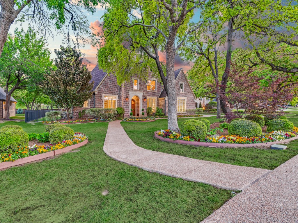 701 Regency Court