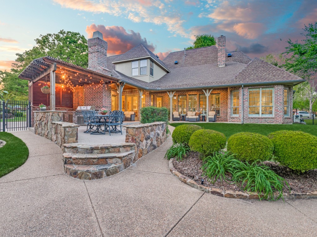 701 Regency Court