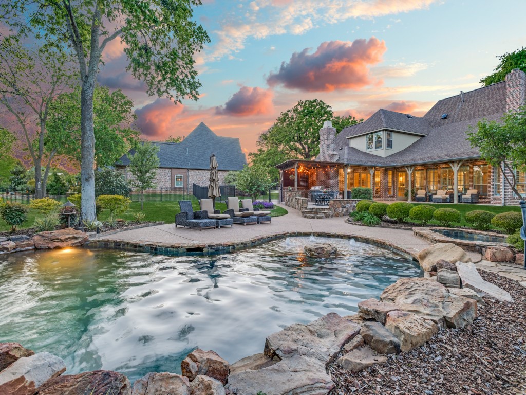 701 Regency Court
