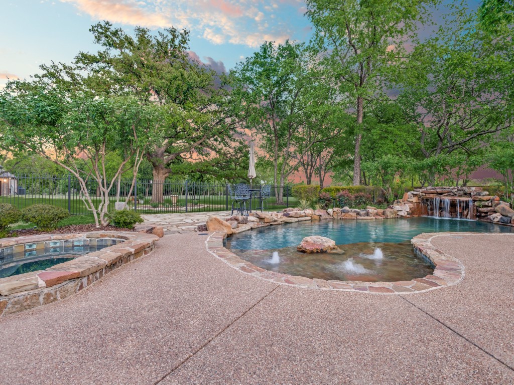 701 Regency Court