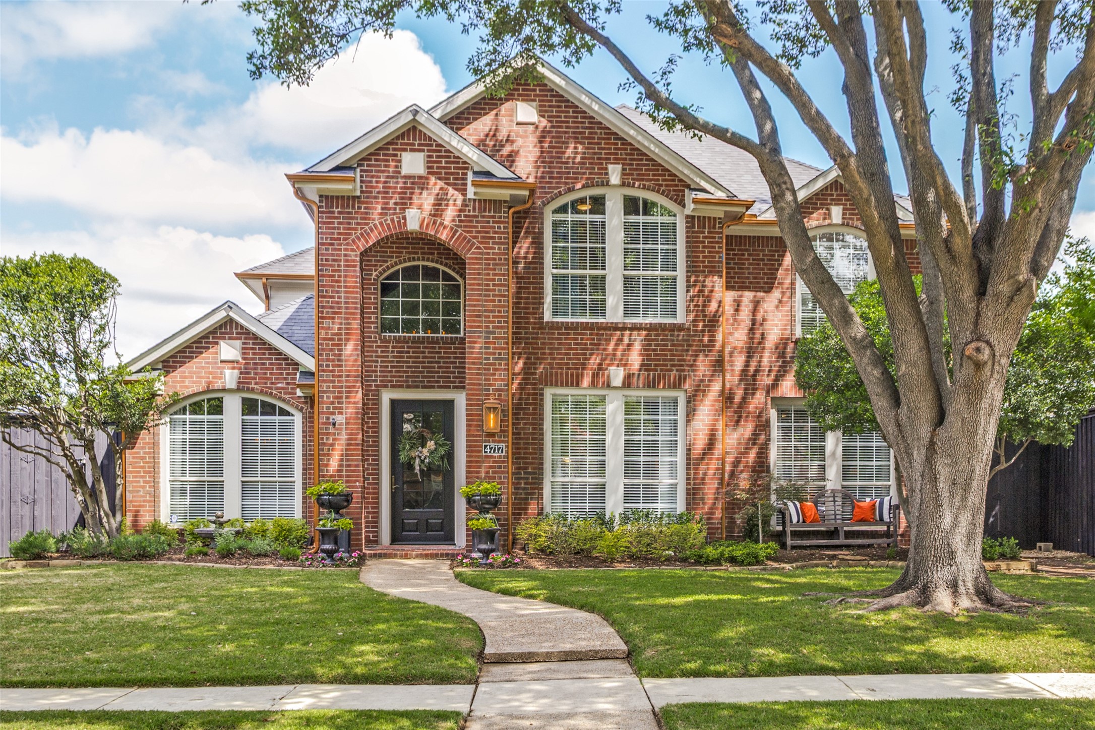 4717 De Grey Lane