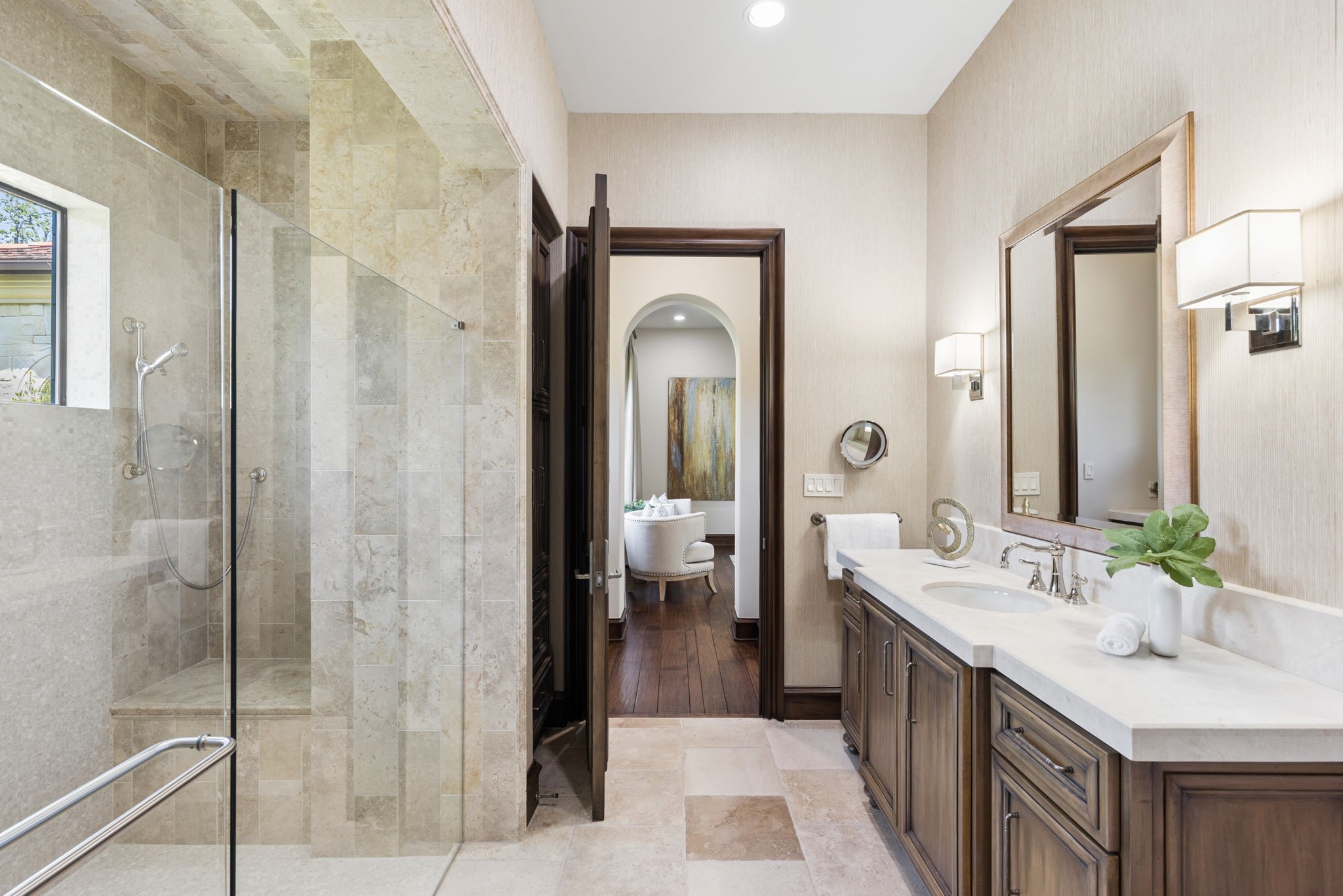 690 S Peytonville Avenue