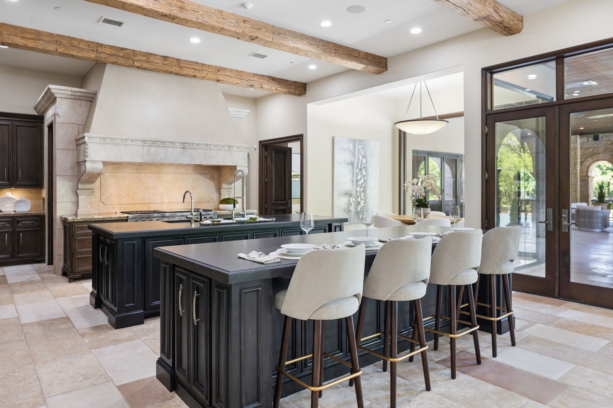 690 S Peytonville Avenue