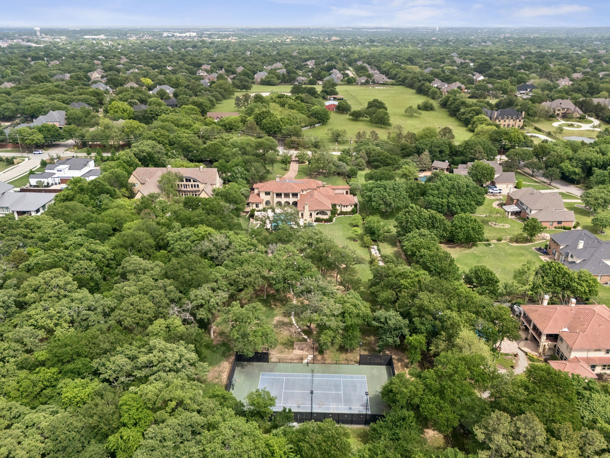 690 S Peytonville Avenue