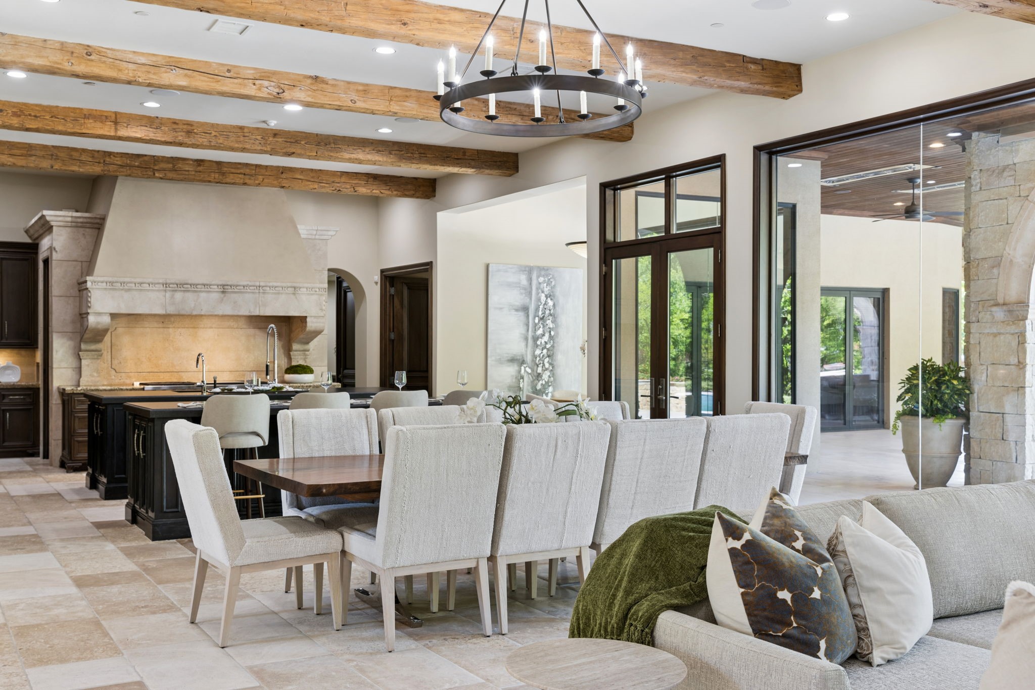 690 S Peytonville Avenue