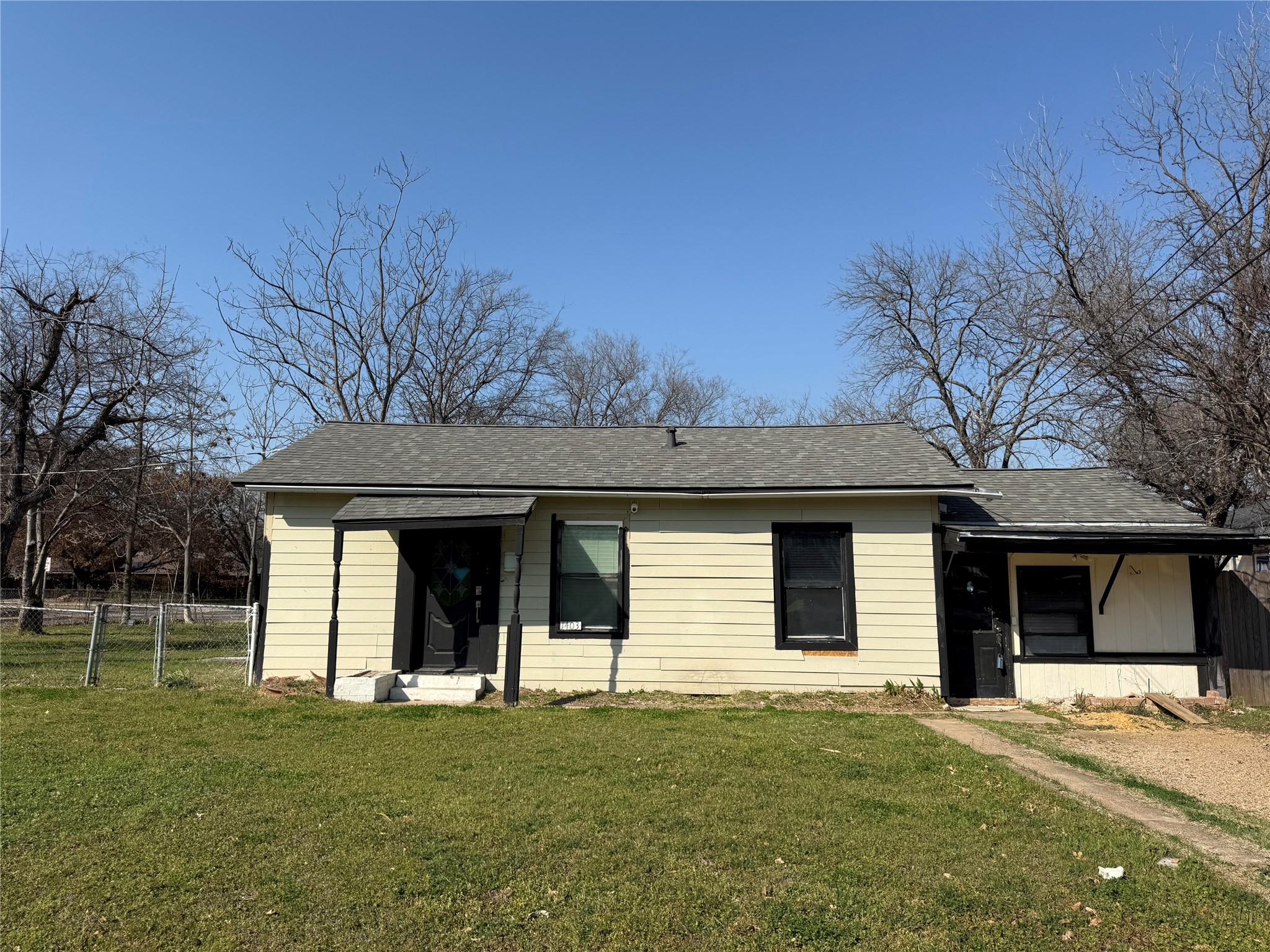 1403 E Irving Heights Drive