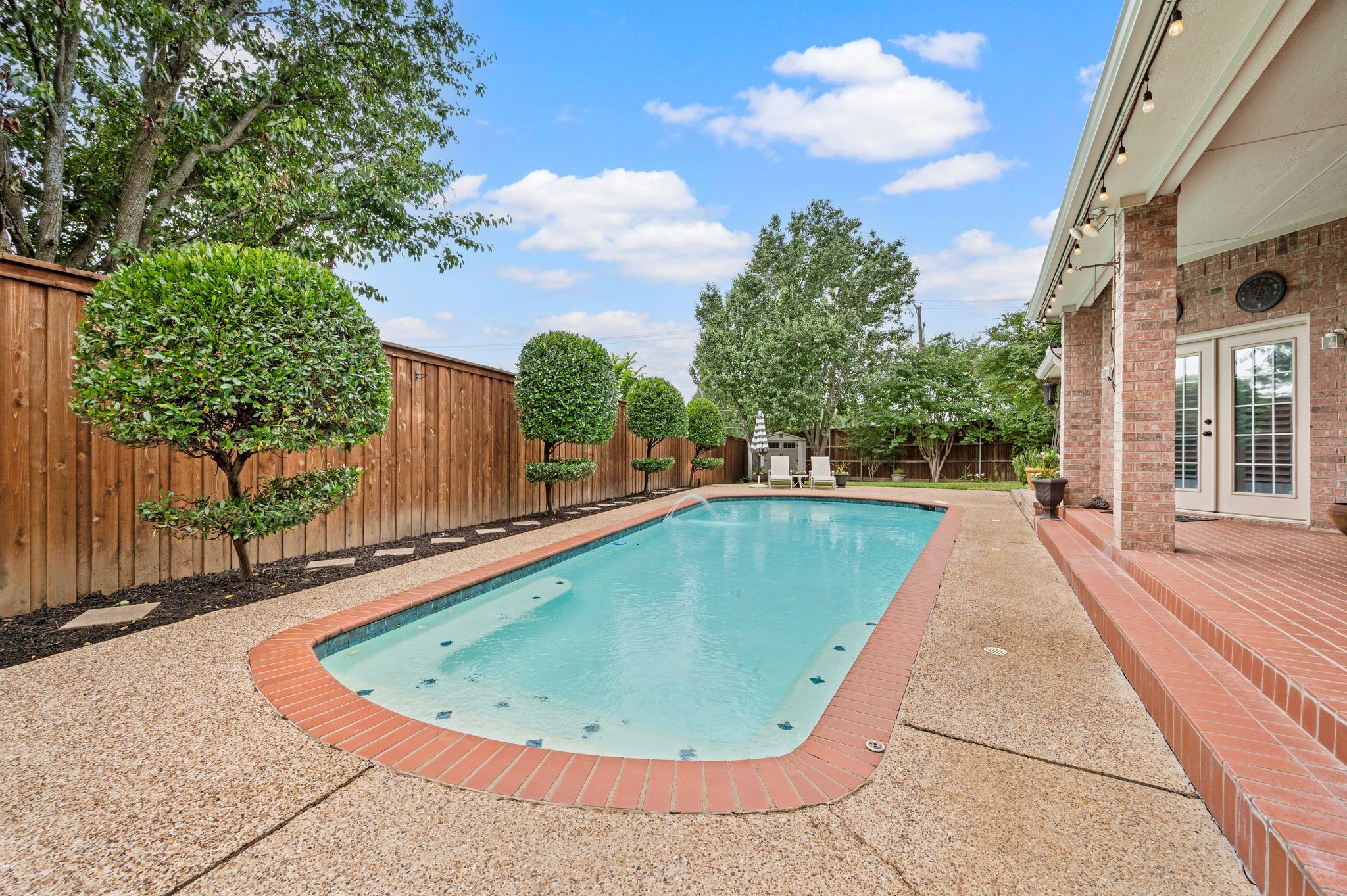 8800 Thornway Drive