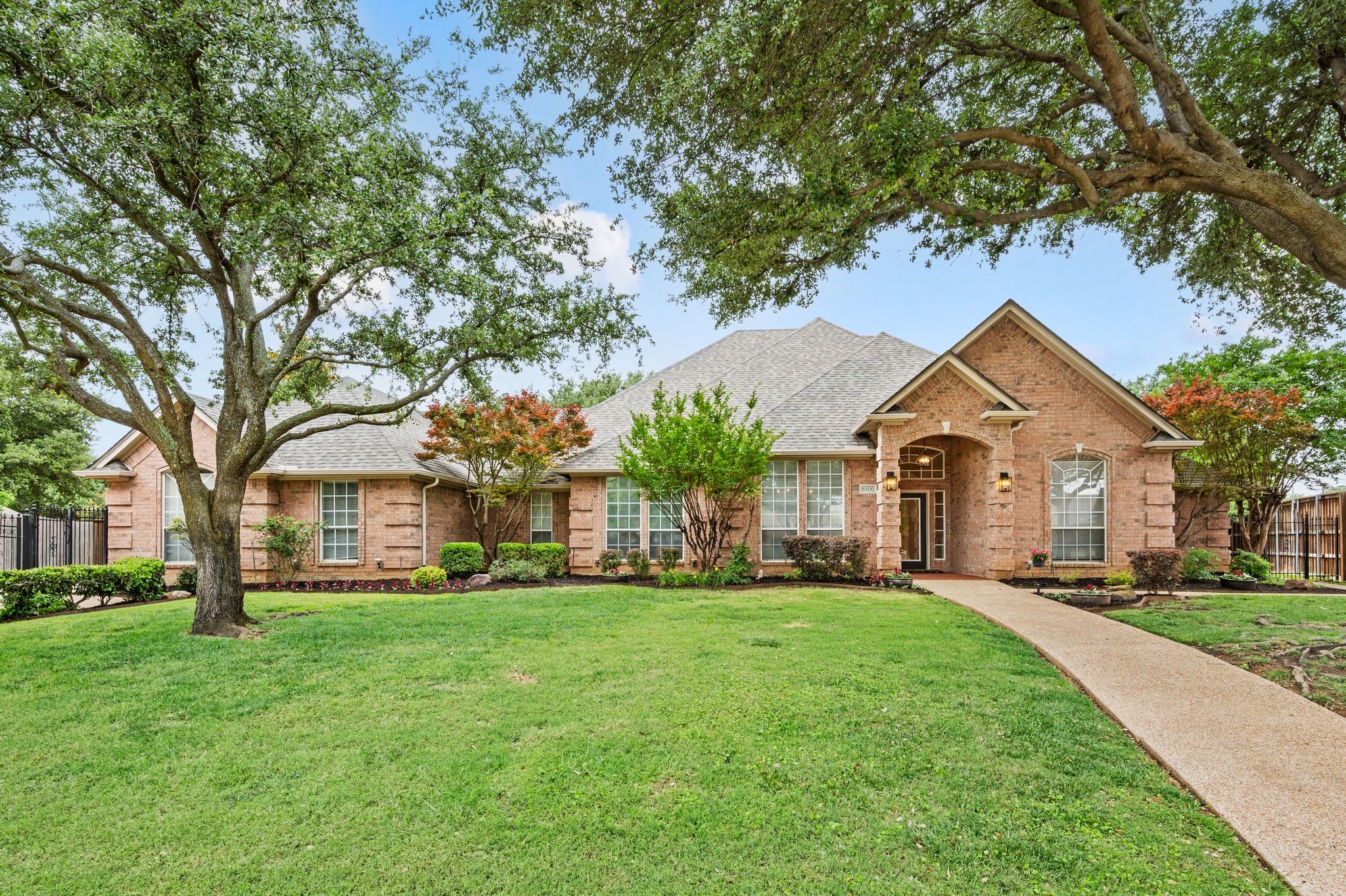 8800 Thornway Drive