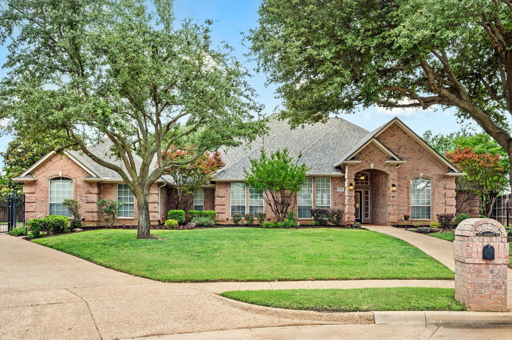 8800 Thornway Drive
