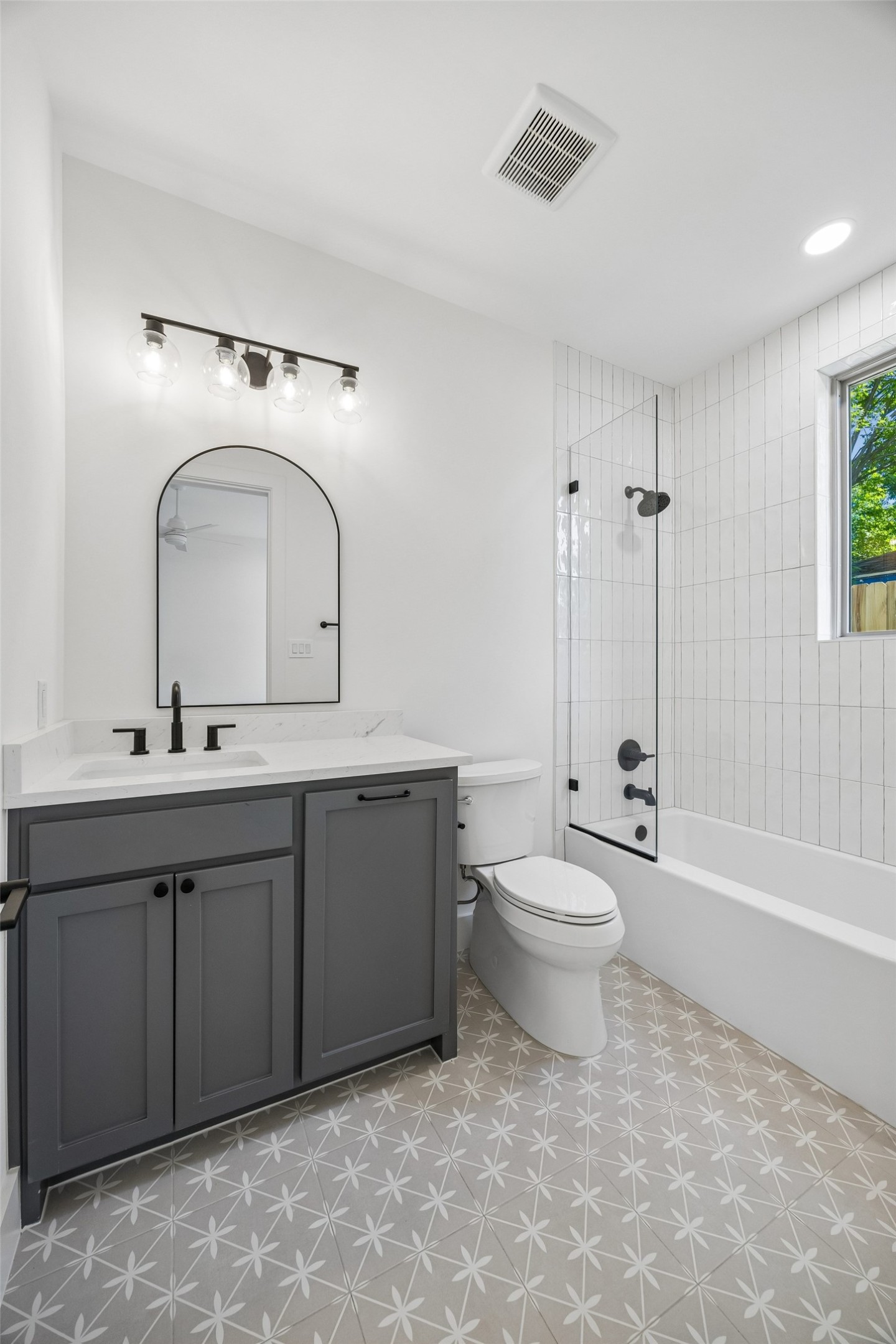 11131 Hillcrest Road