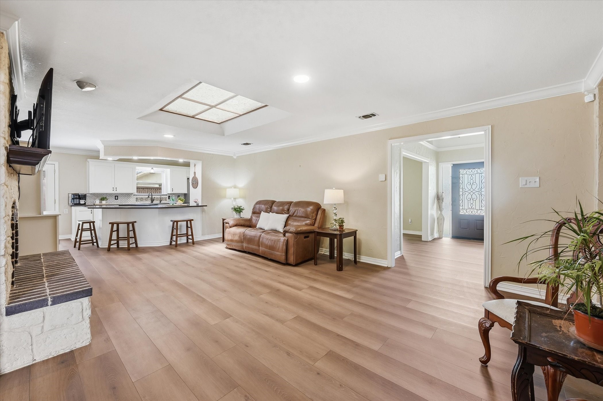 628 Robindale Court