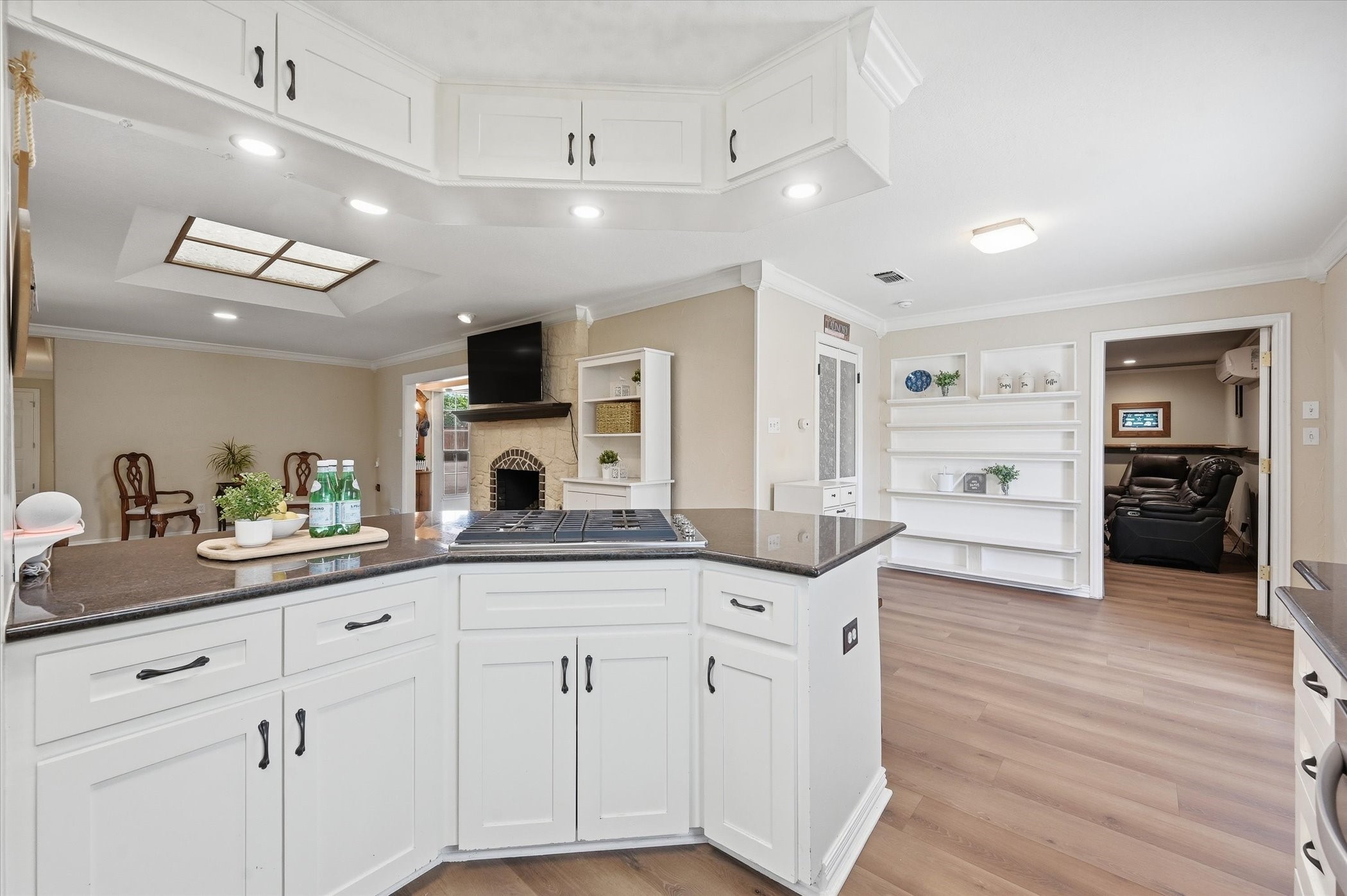 628 Robindale Court