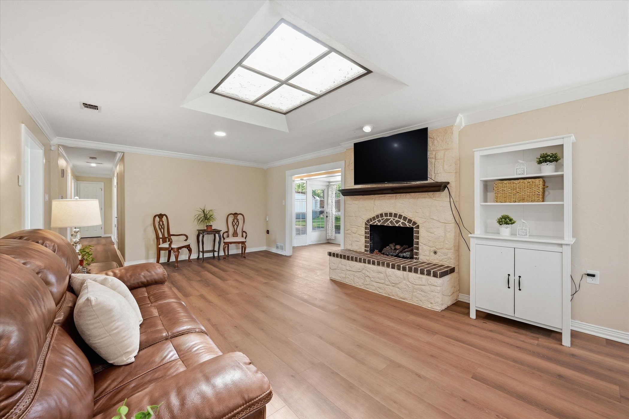 628 Robindale Court