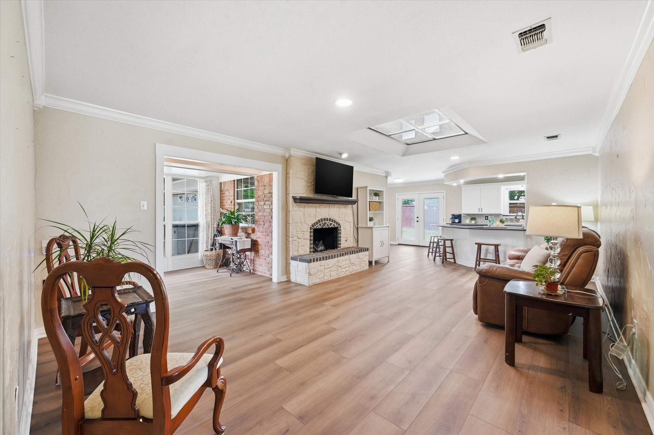 628 Robindale Court