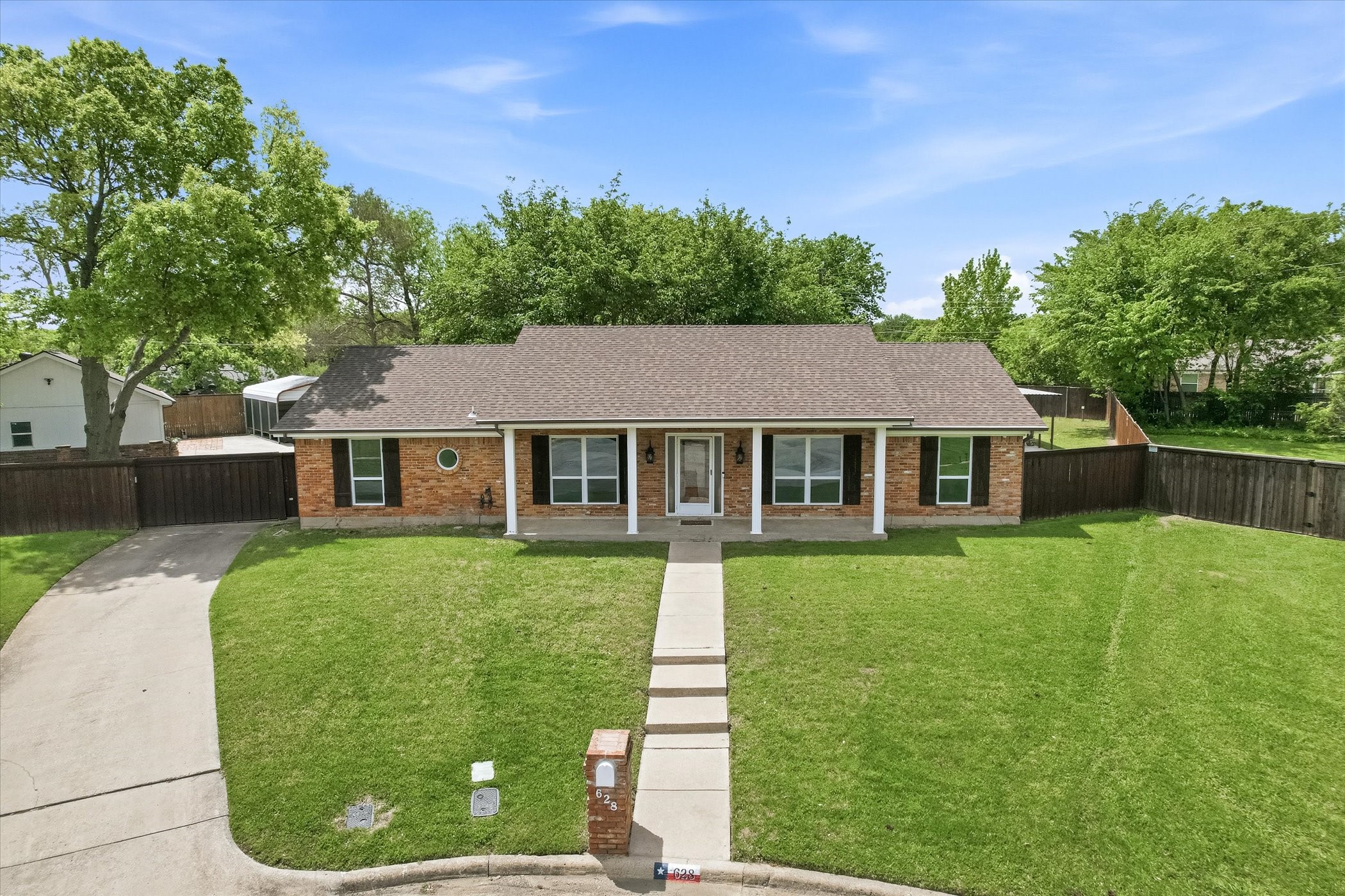 628 Robindale Court