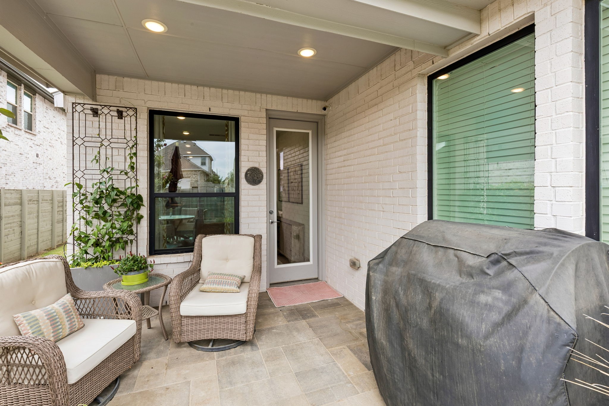 704 Streetside Lane