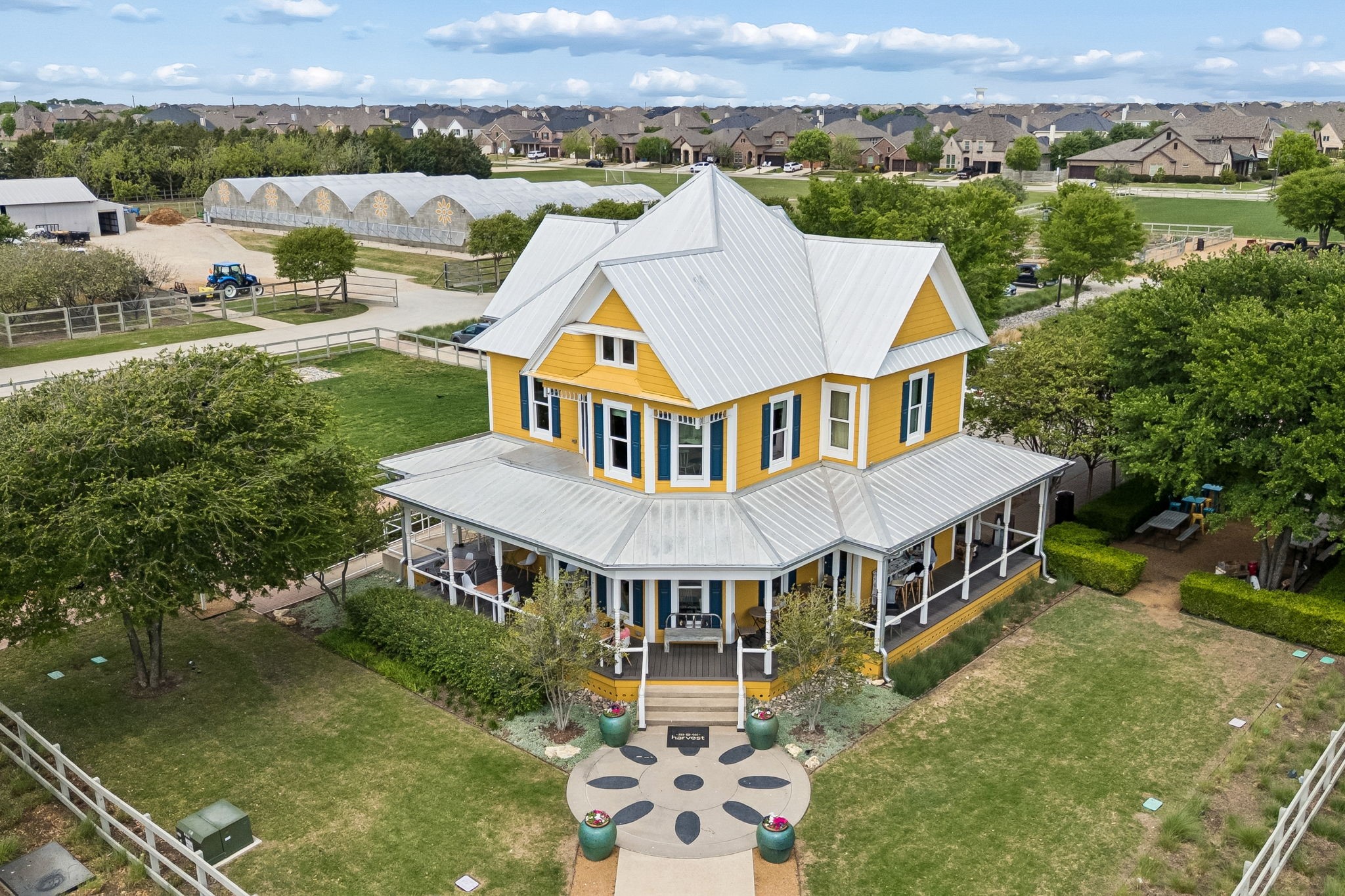 704 Streetside Lane