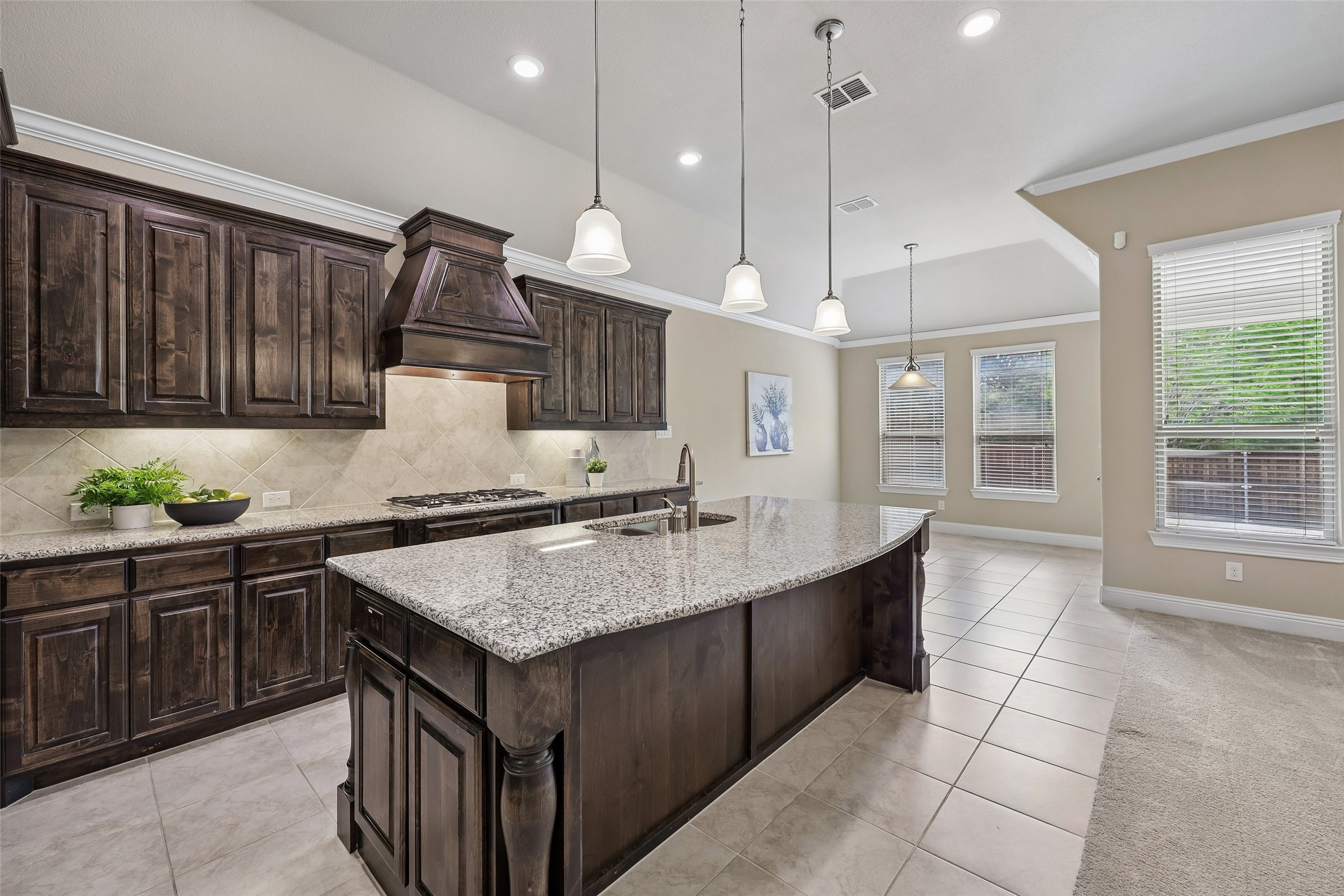 6916 Benjamin Way