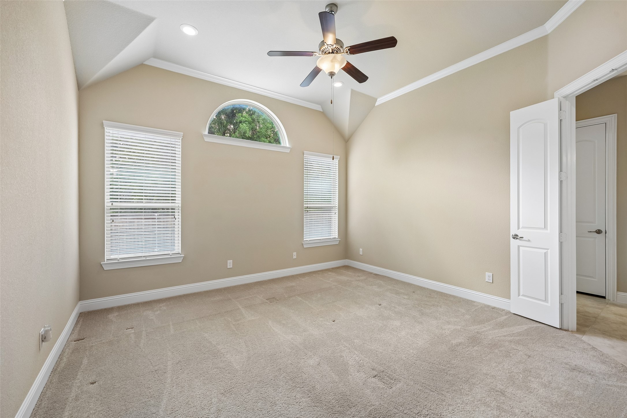 6916 Benjamin Way