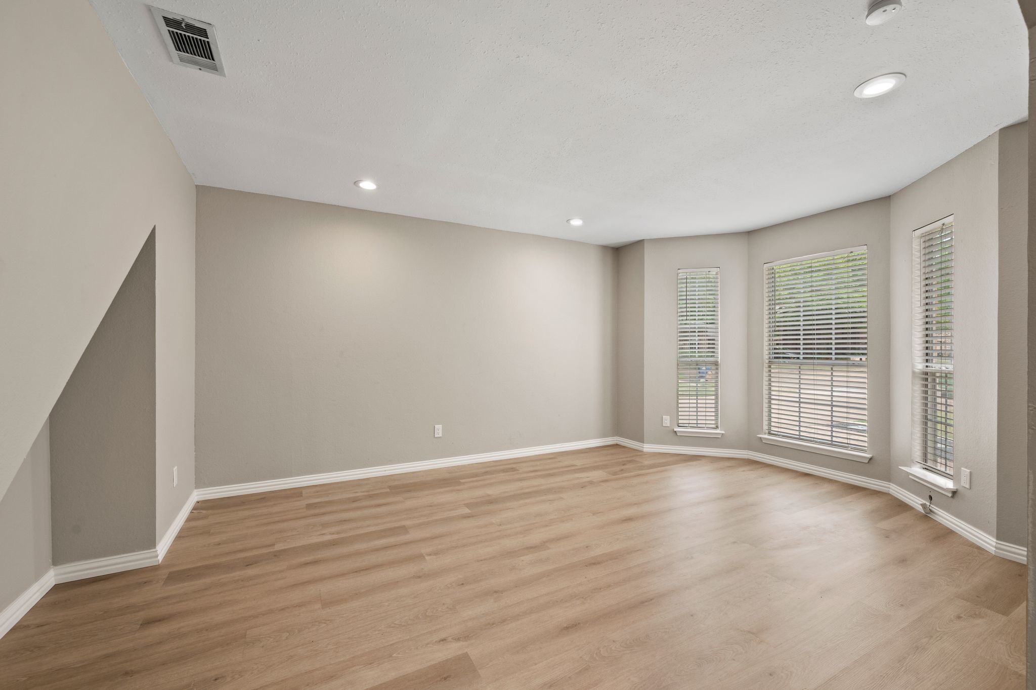 2704 Ridgemere Drive